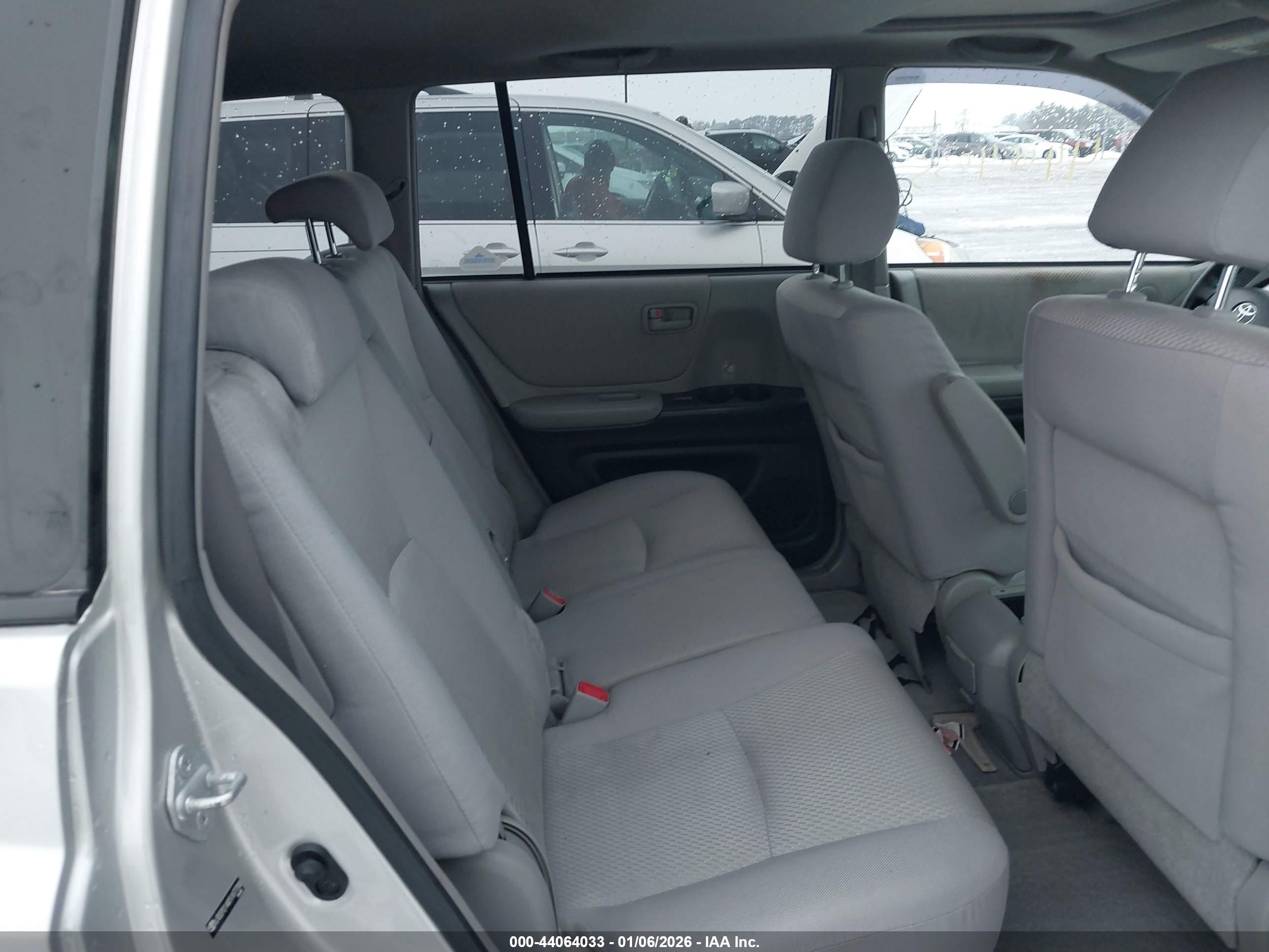 TOYOTA HIGHLANDER image 8