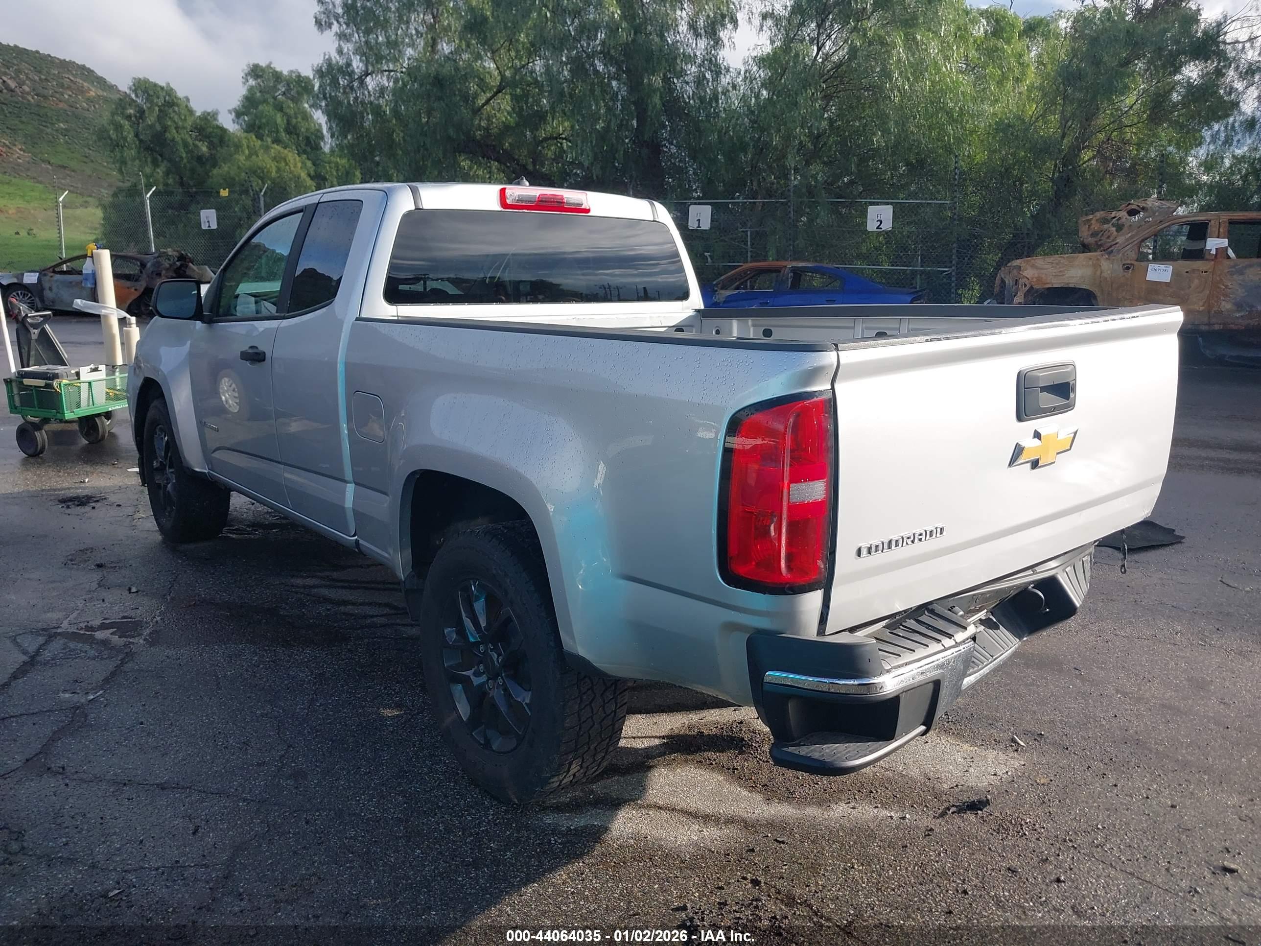 CHEVROLET COLORADO image 3