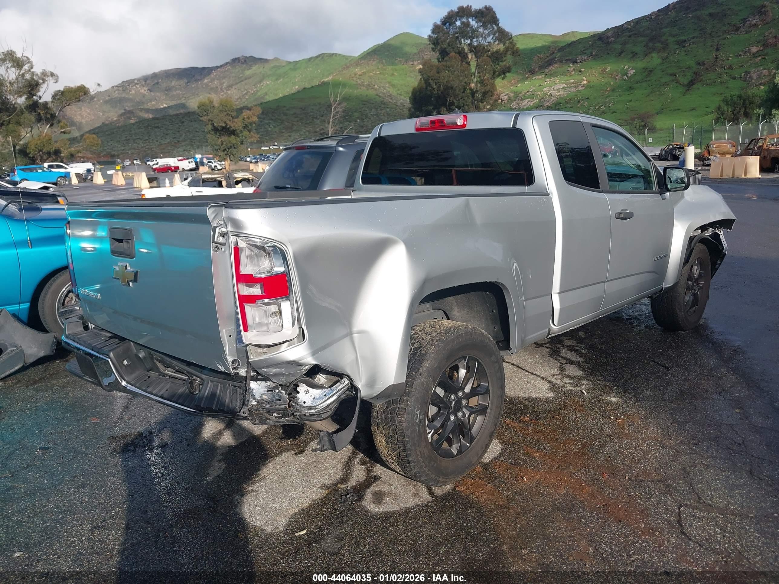 CHEVROLET COLORADO image 4