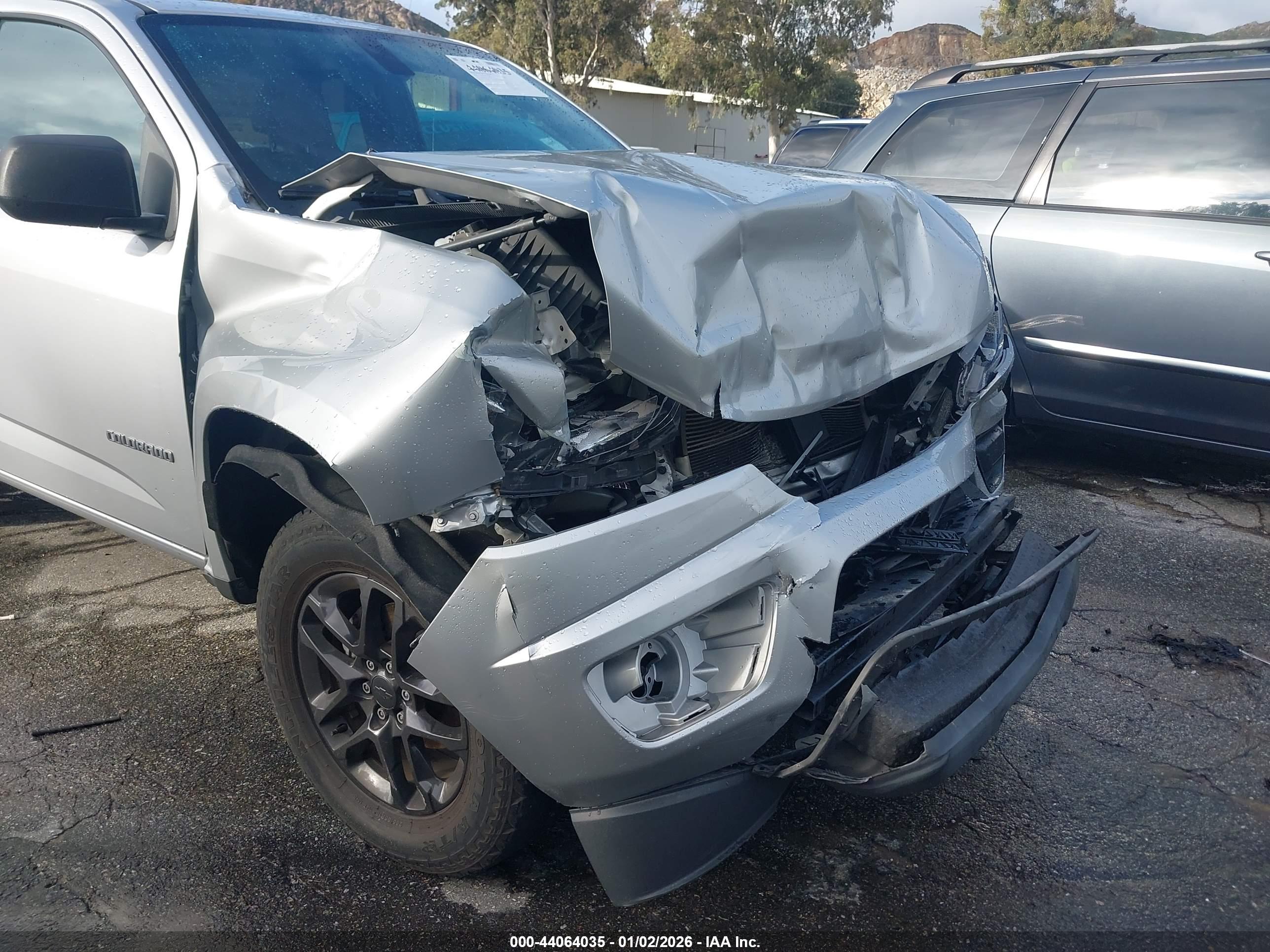 CHEVROLET COLORADO image 6
