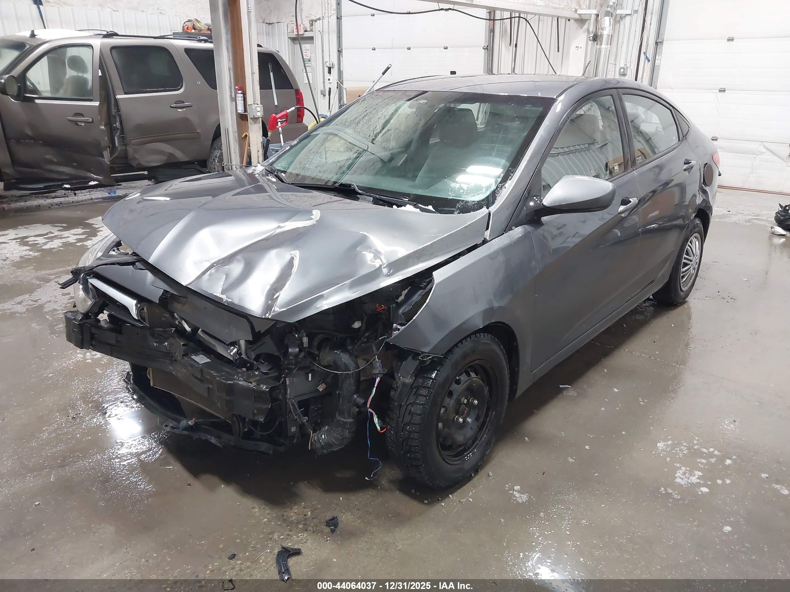 HYUNDAI ACCENT image 2