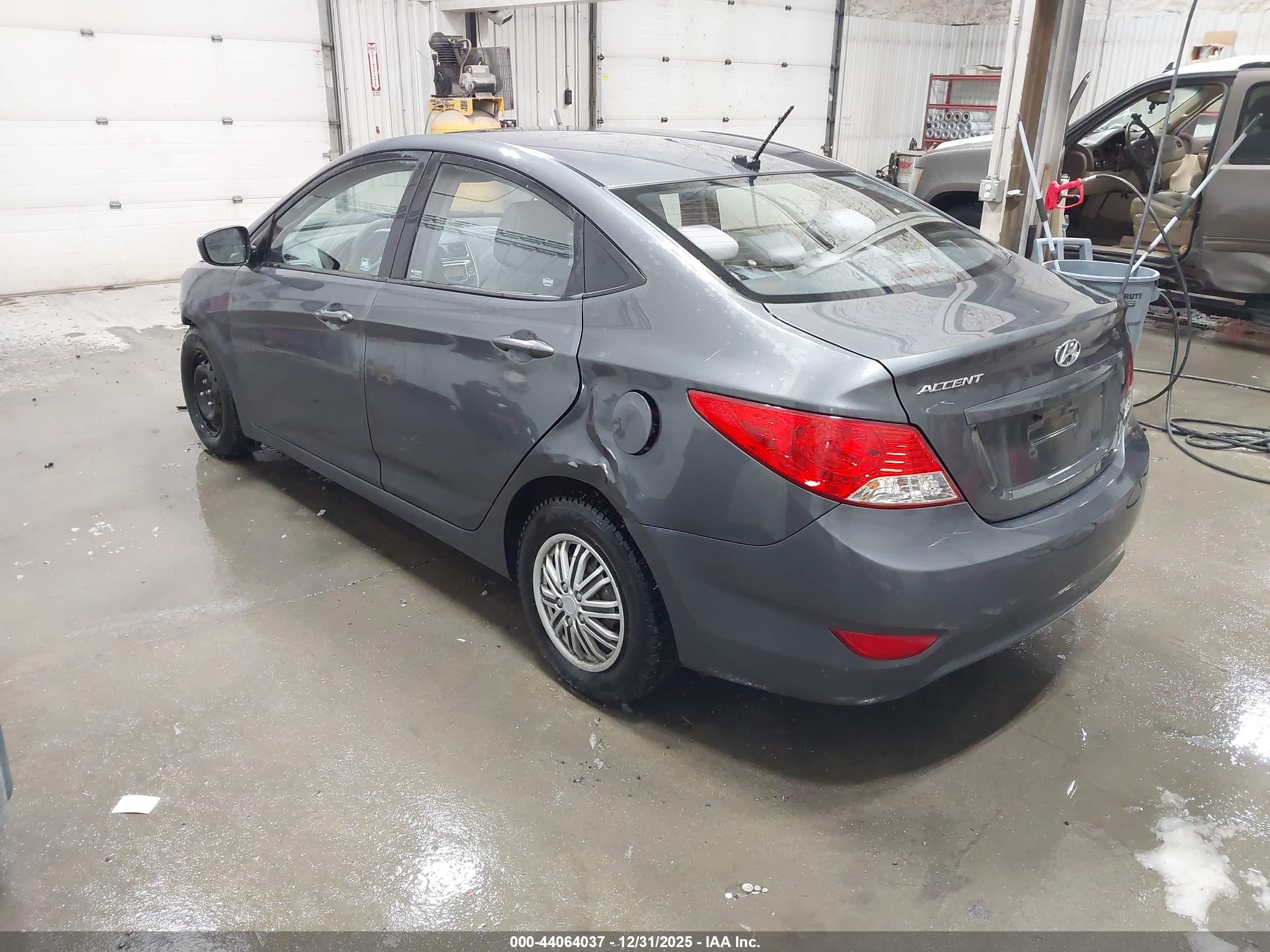 HYUNDAI ACCENT image 3