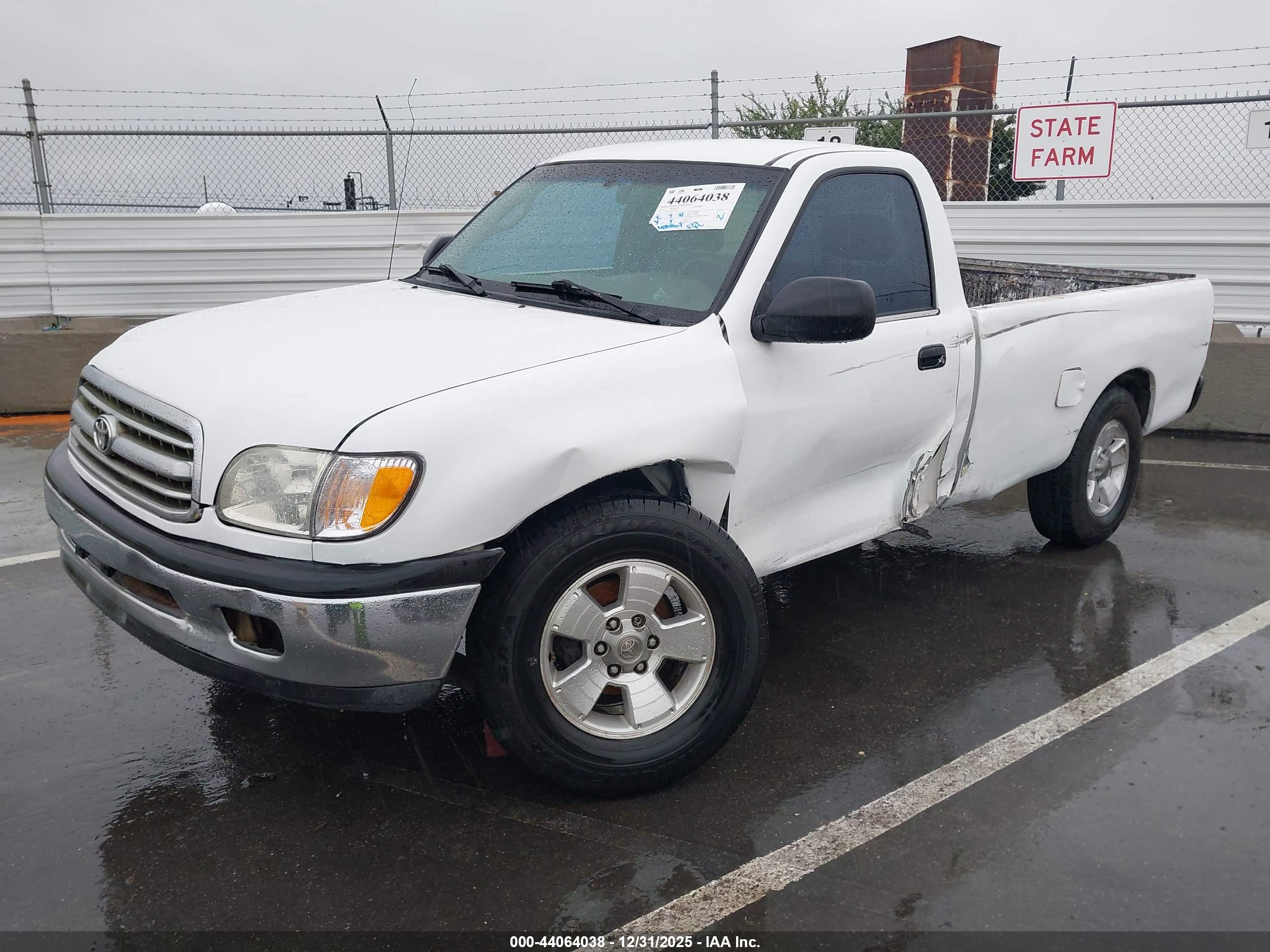 TOYOTA TUNDRA image 2
