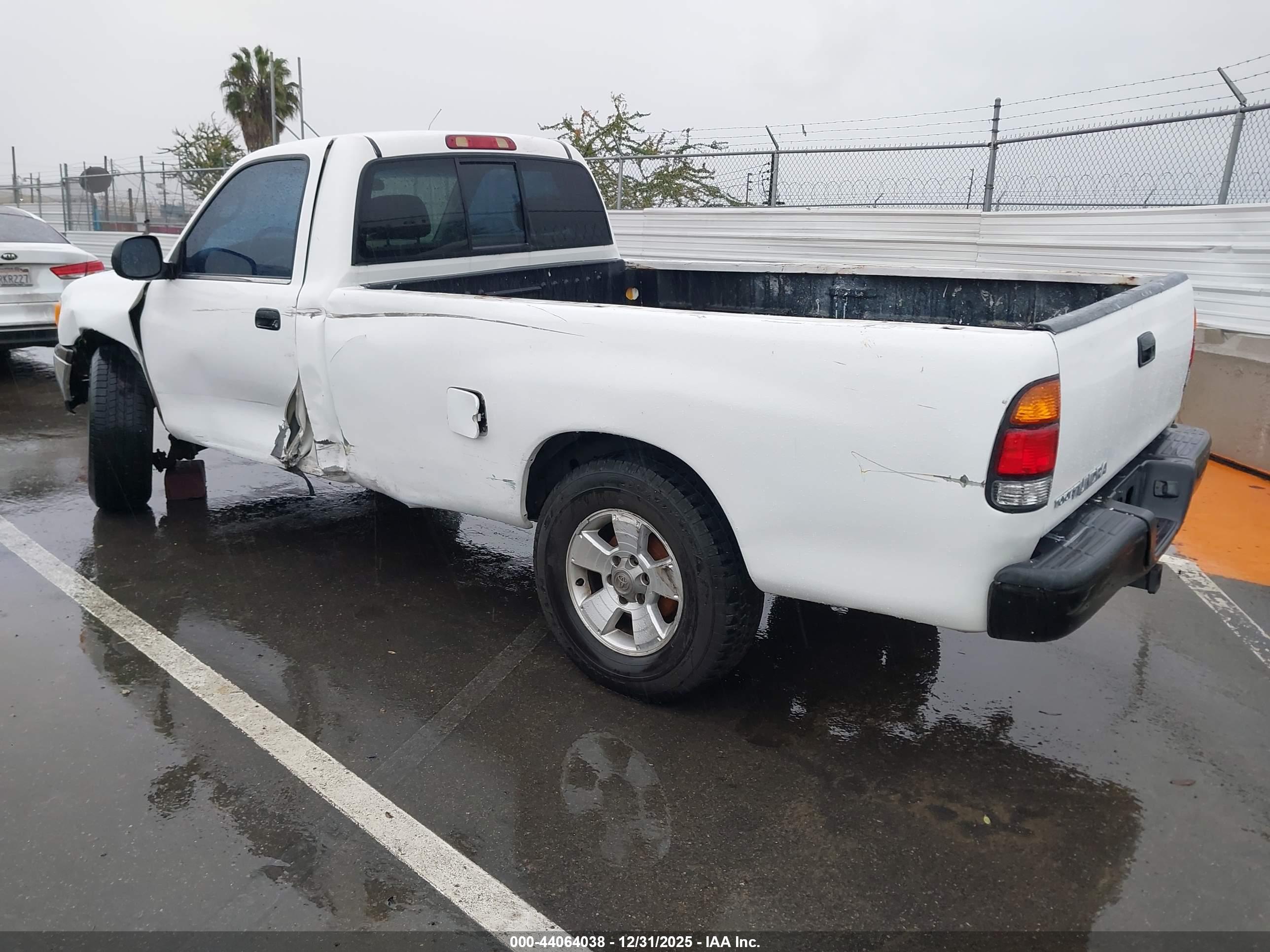 TOYOTA TUNDRA image 3
