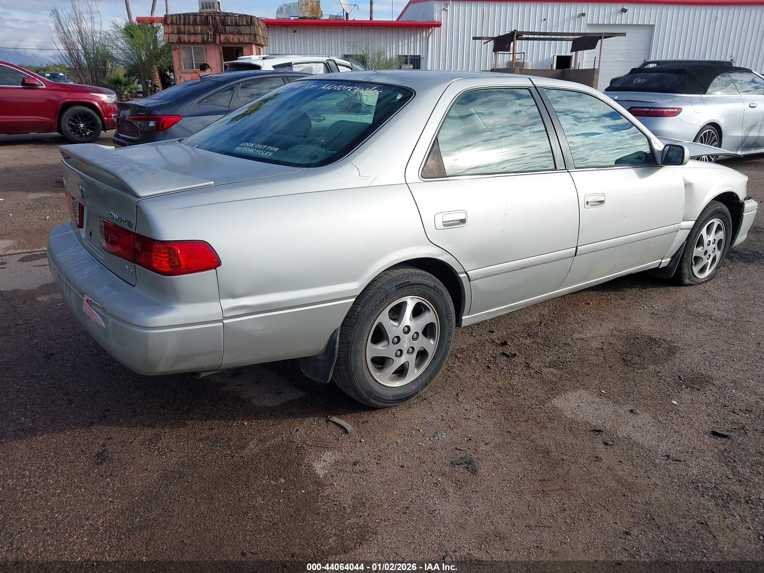TOYOTA CAMRY image 4