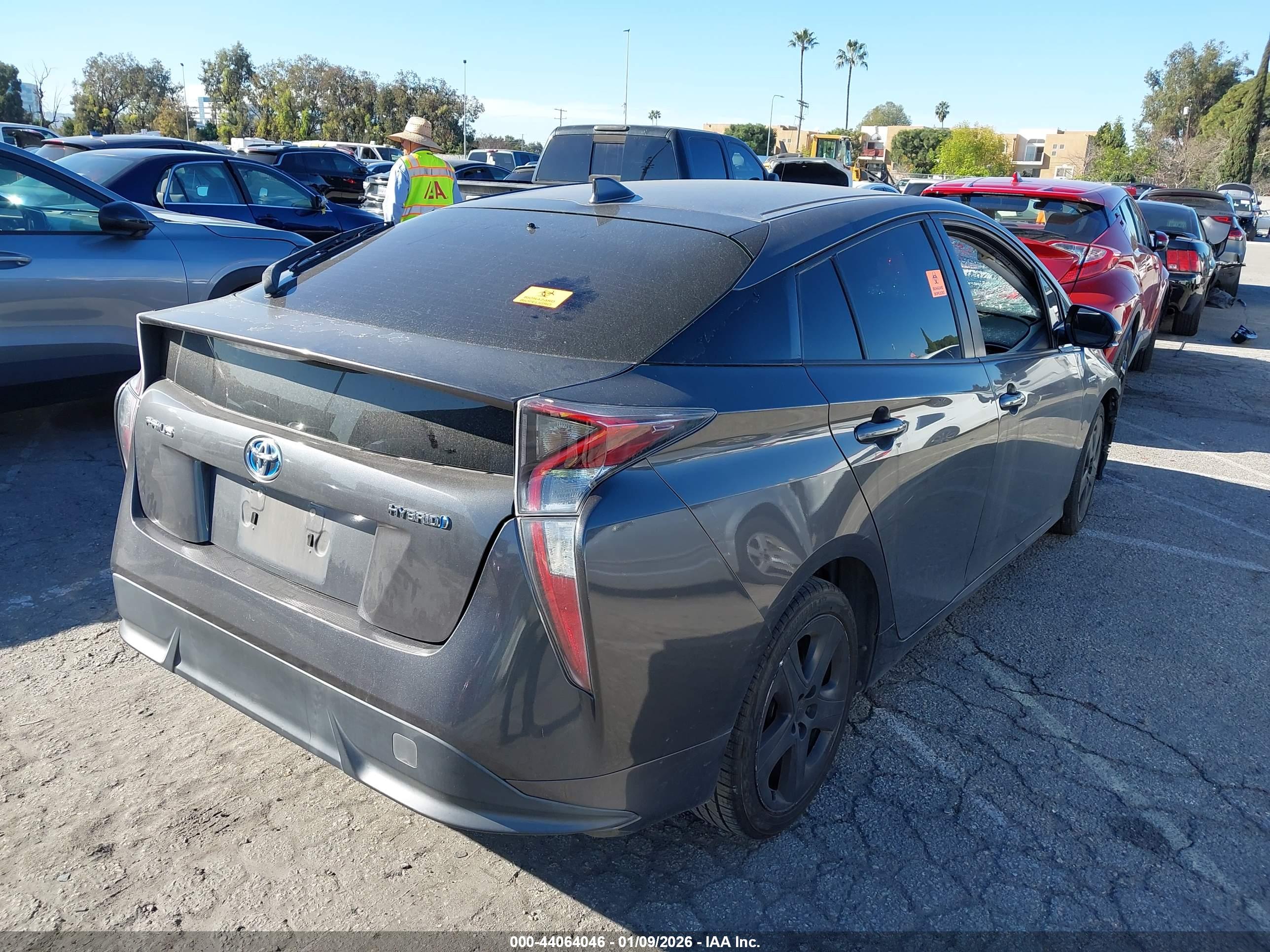 TOYOTA PRIUS image 4