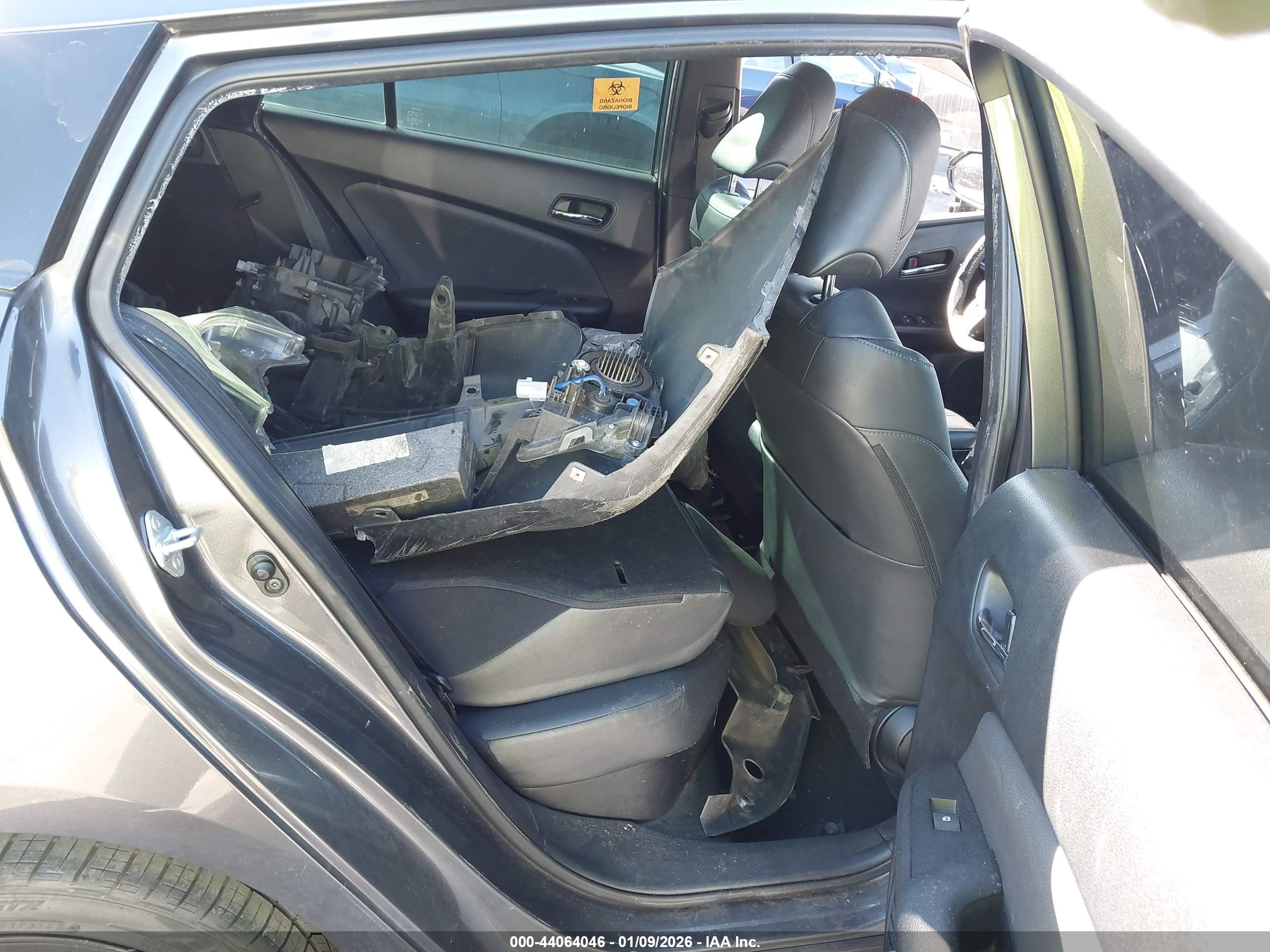TOYOTA PRIUS image 8