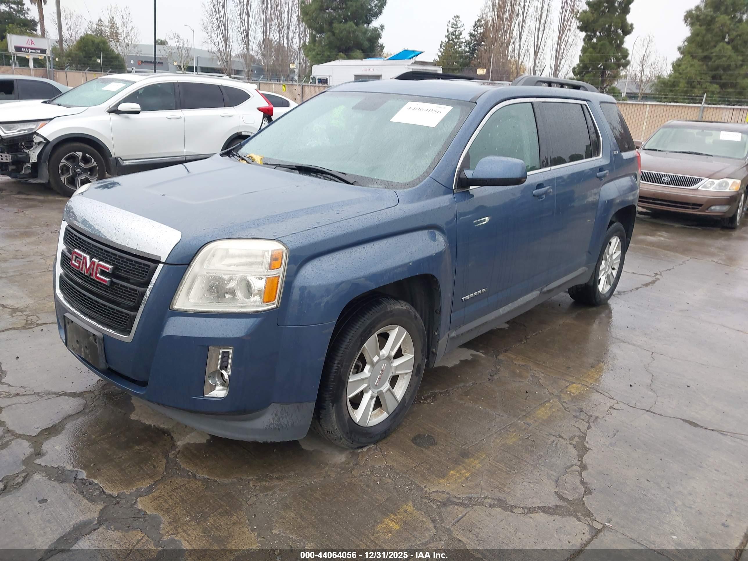 GMC TERRAIN image 2