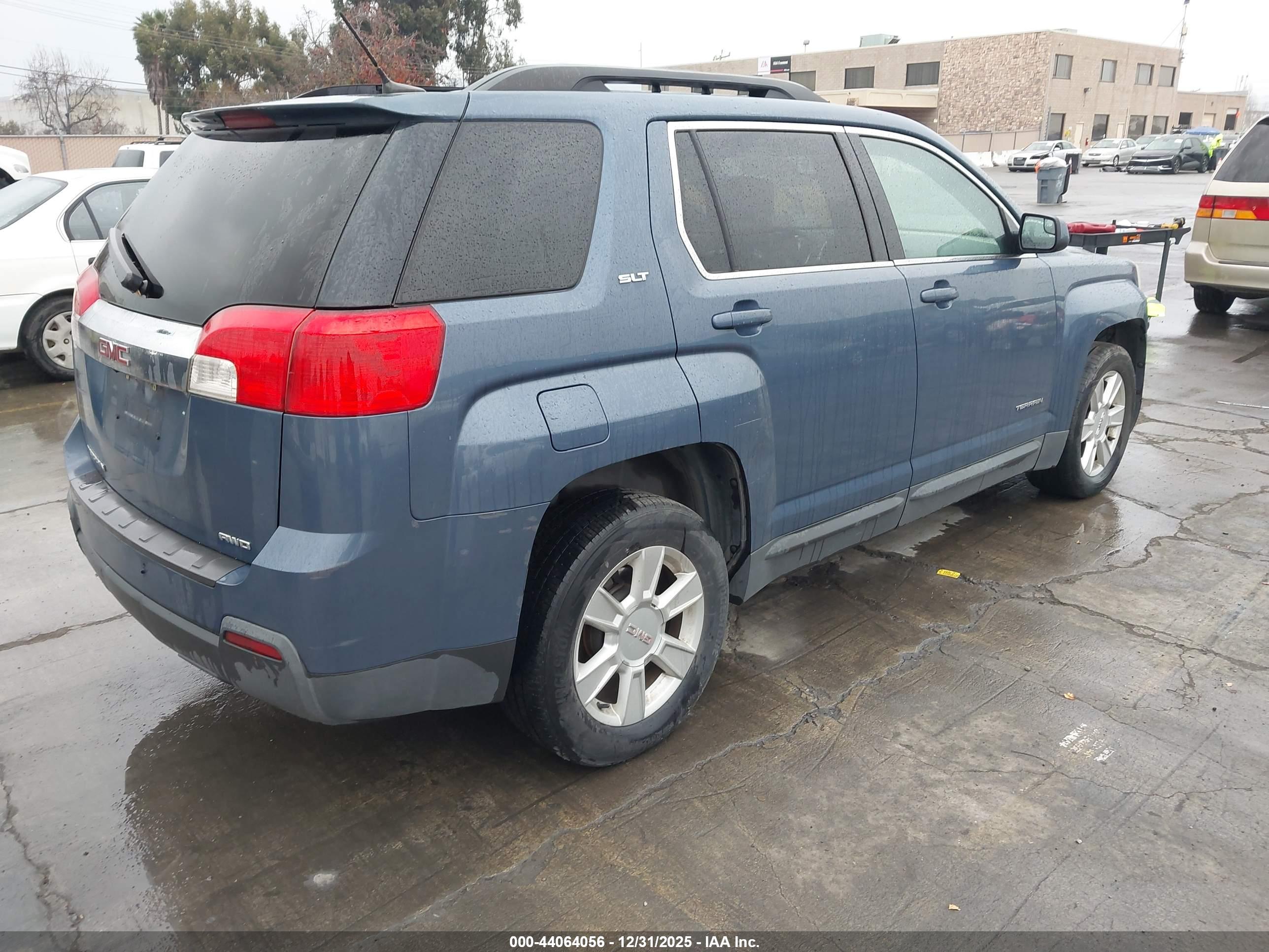 GMC TERRAIN image 4