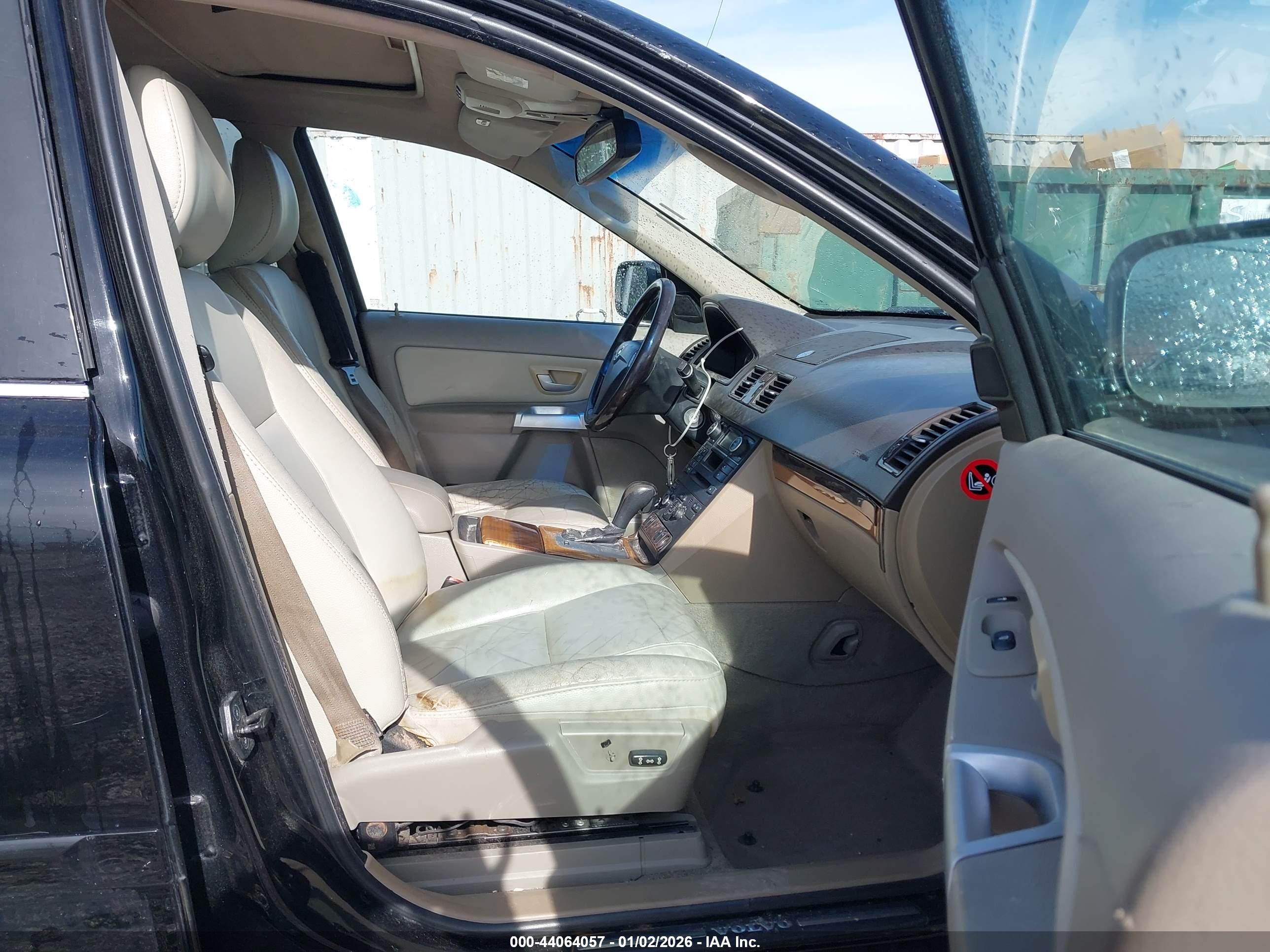 VOLVO XC90 image 5