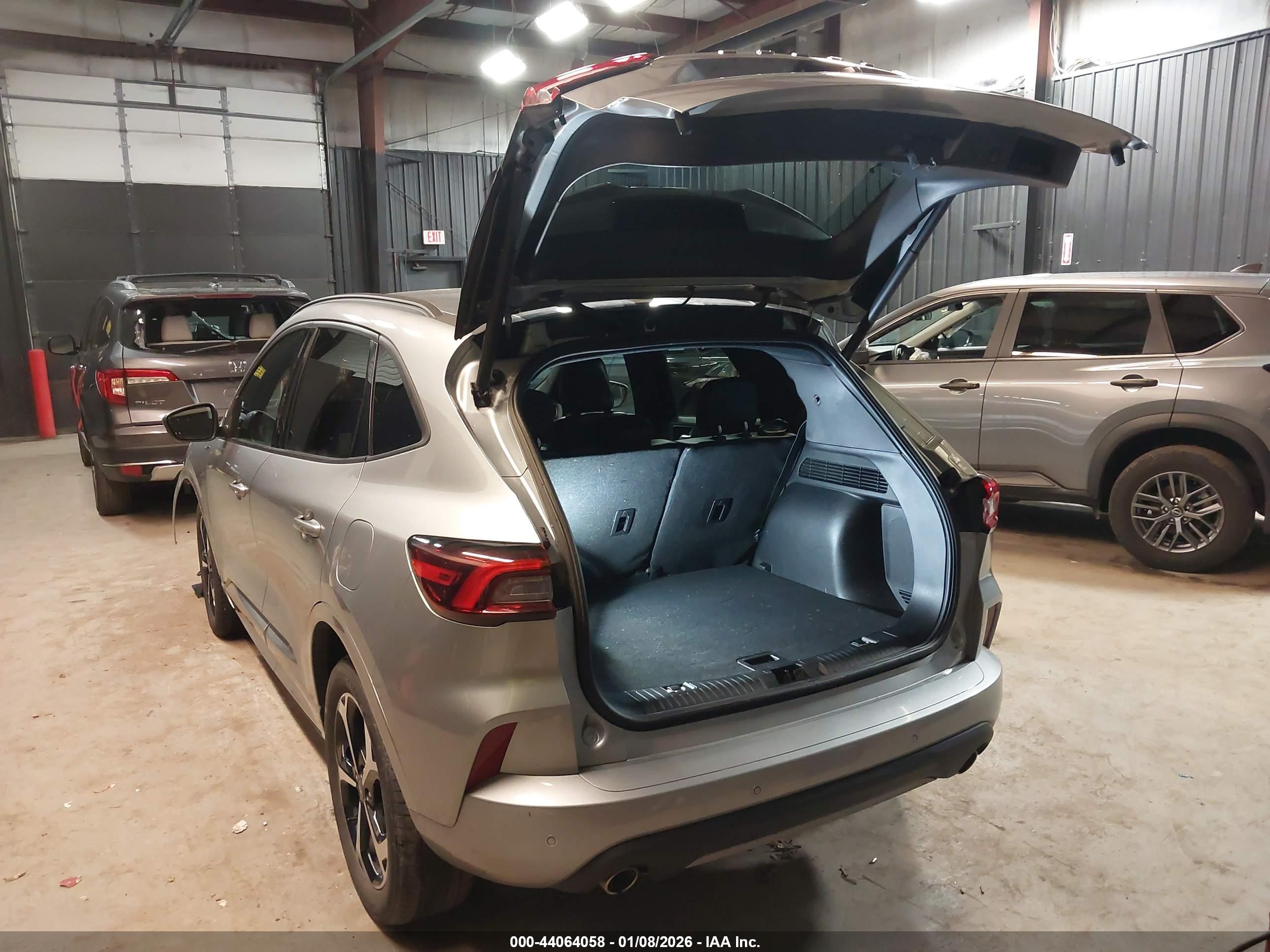 FORD ESCAPE image 3