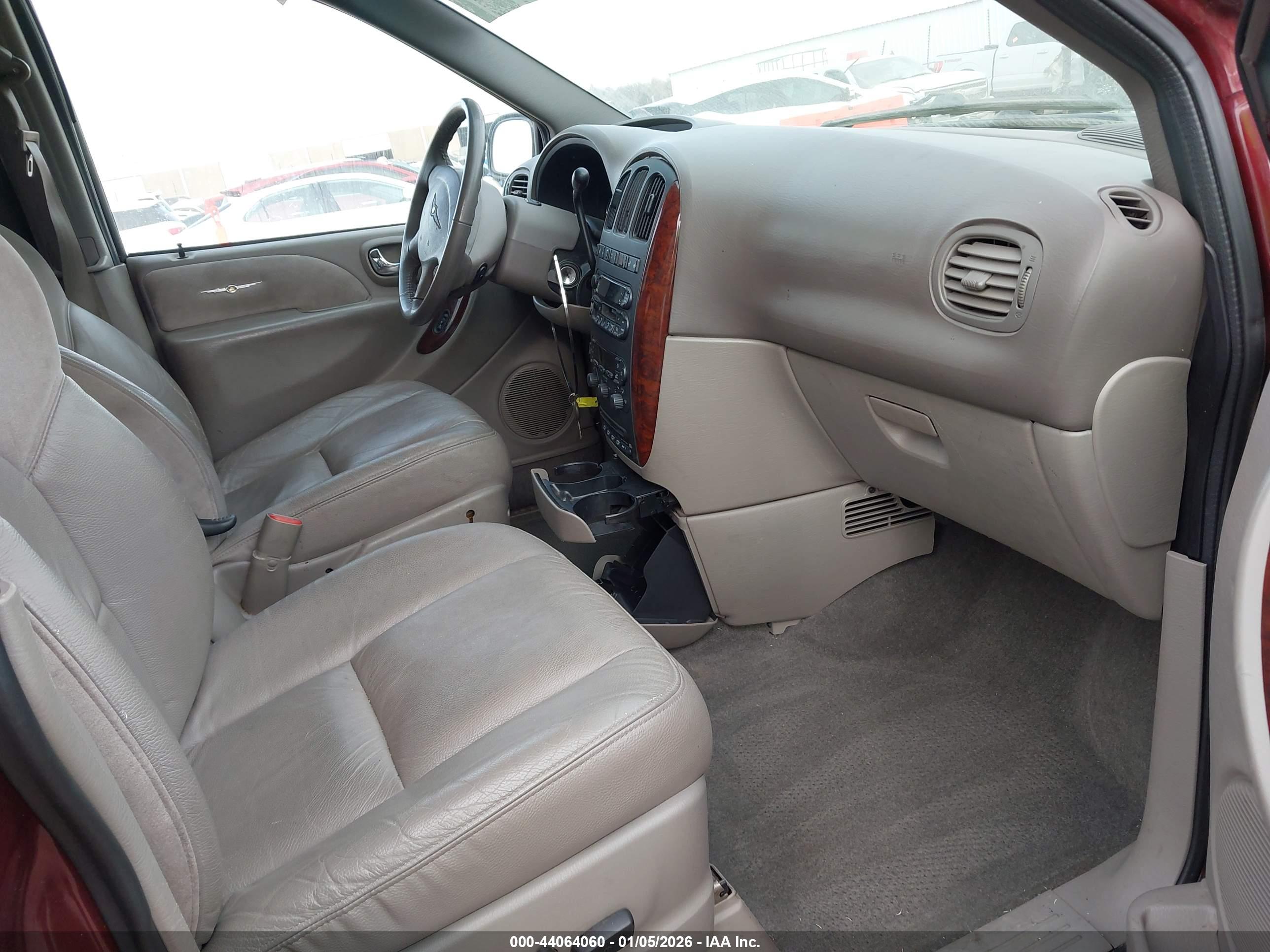 CHRYSLER TOWN image 5