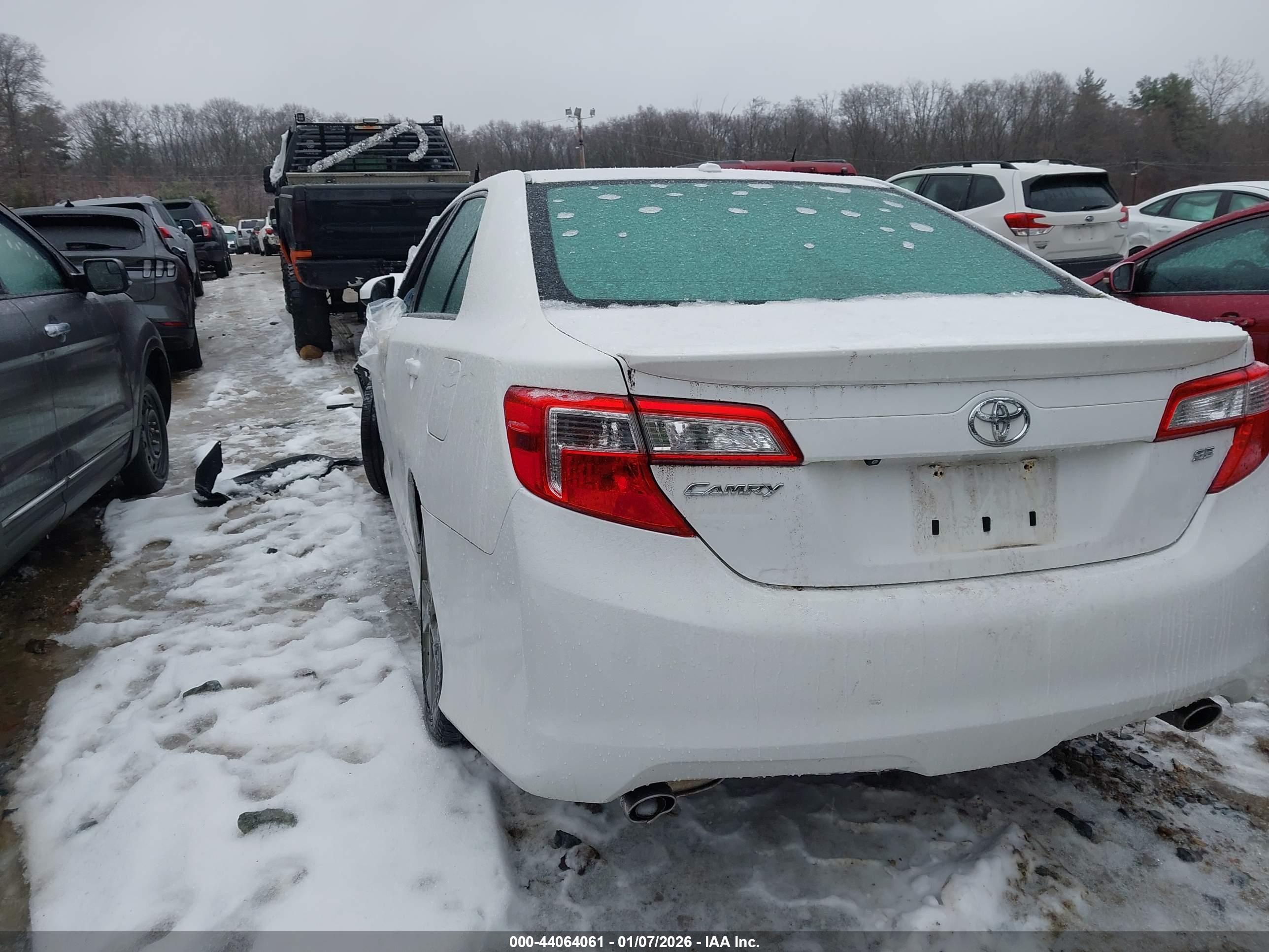 TOYOTA CAMRY image 3