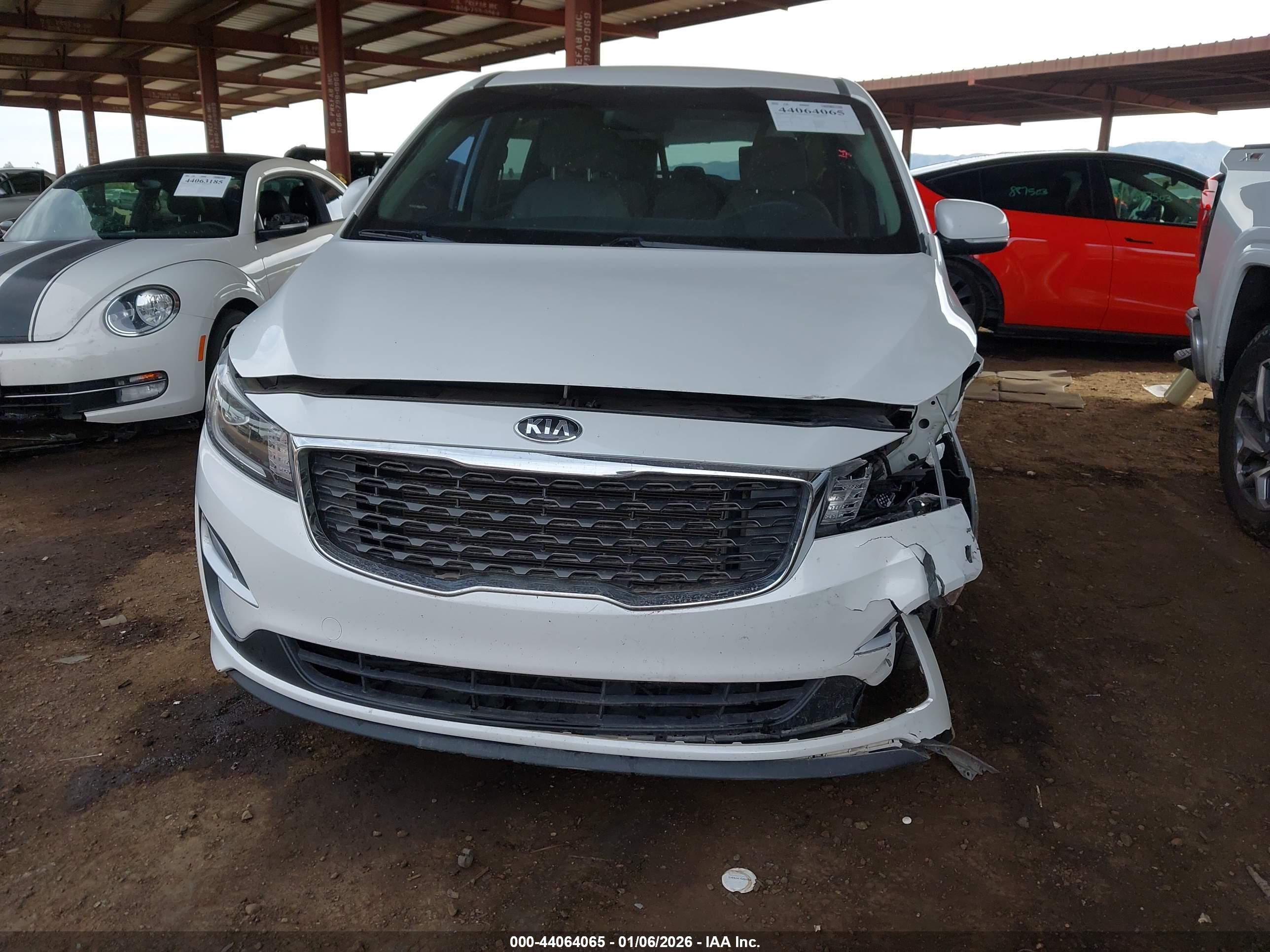 KIA SEDONA image 6