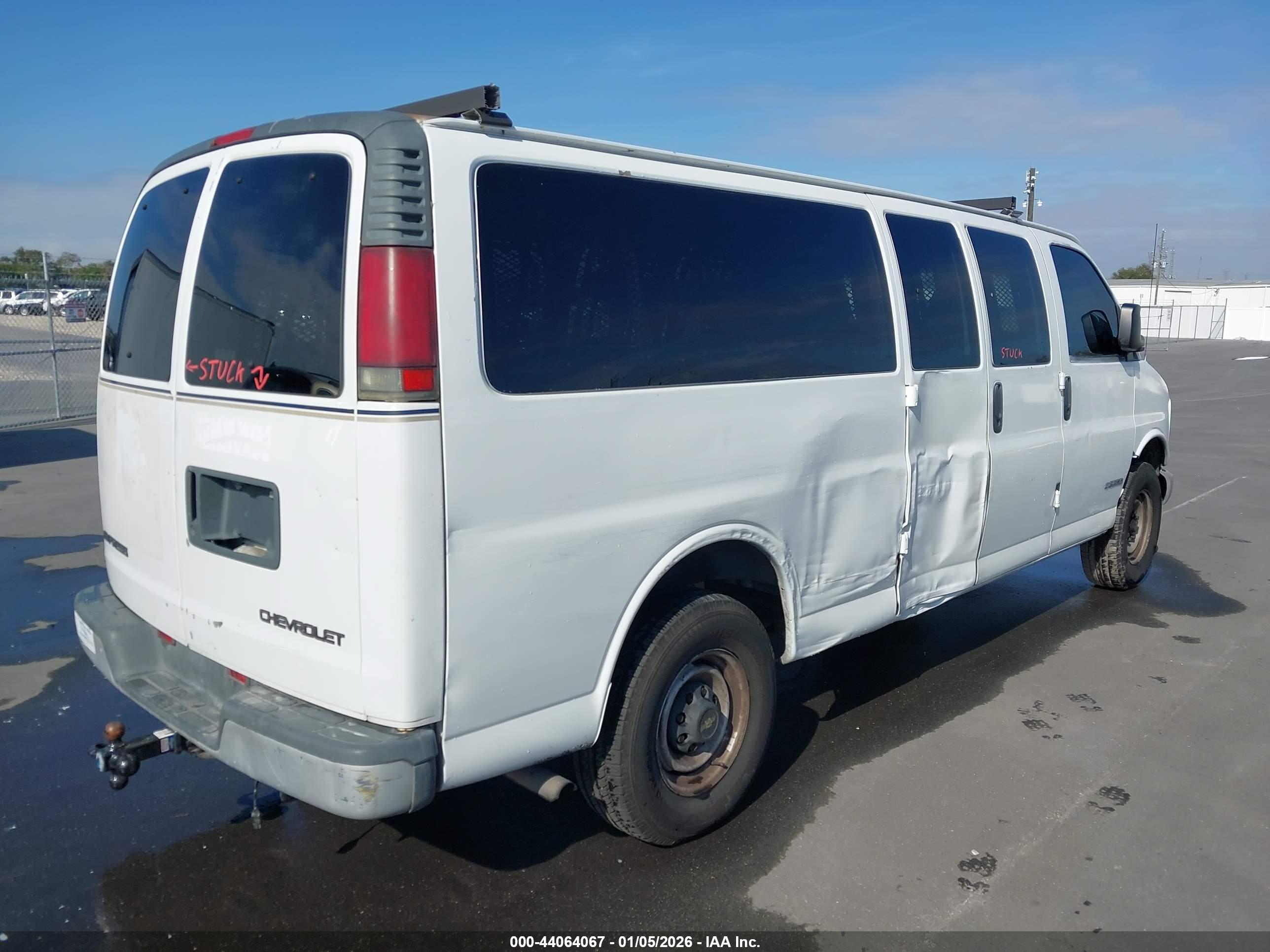 CHEVROLET EXPRESS image 4