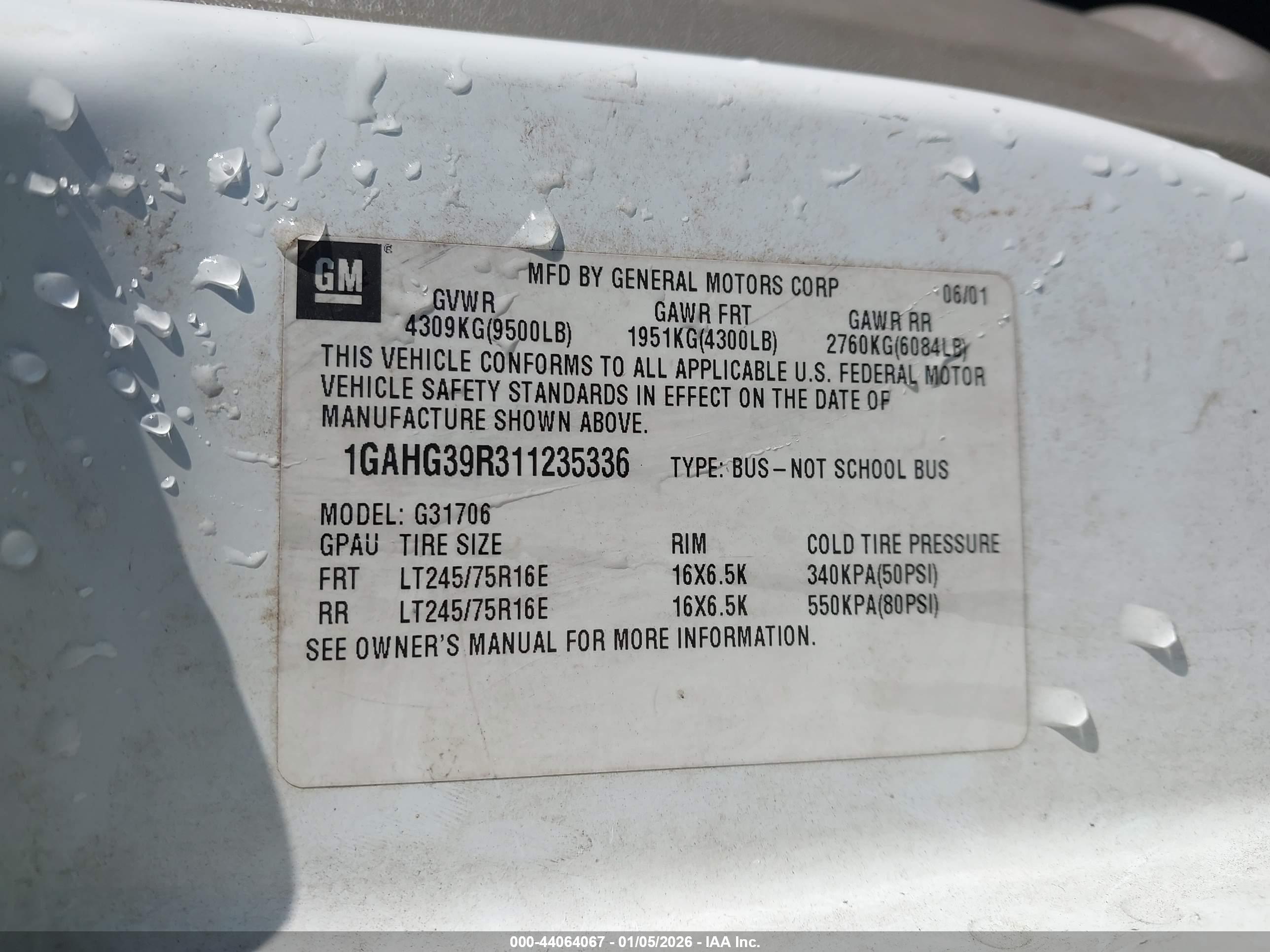 CHEVROLET EXPRESS image 9
