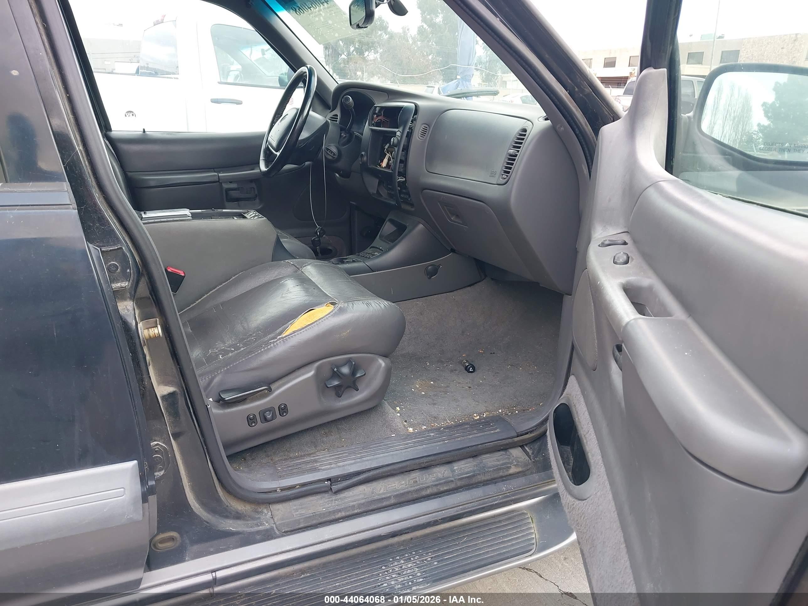 MERCURY MOUNTAINEER image 5