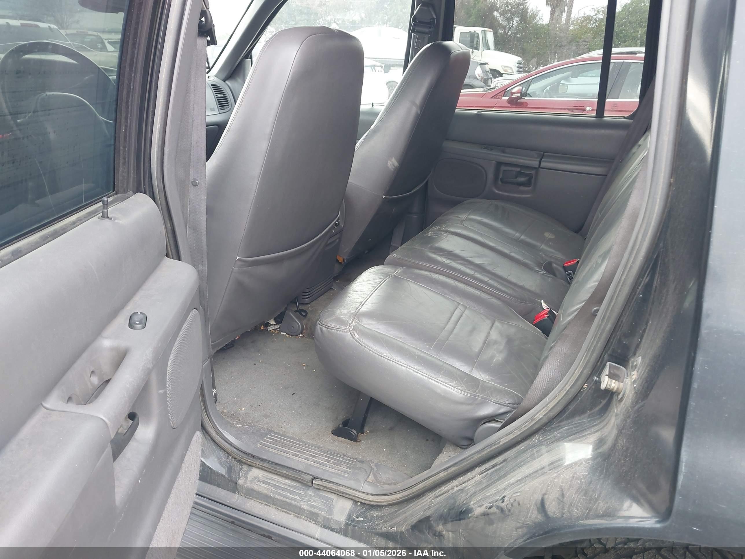 MERCURY MOUNTAINEER image 8