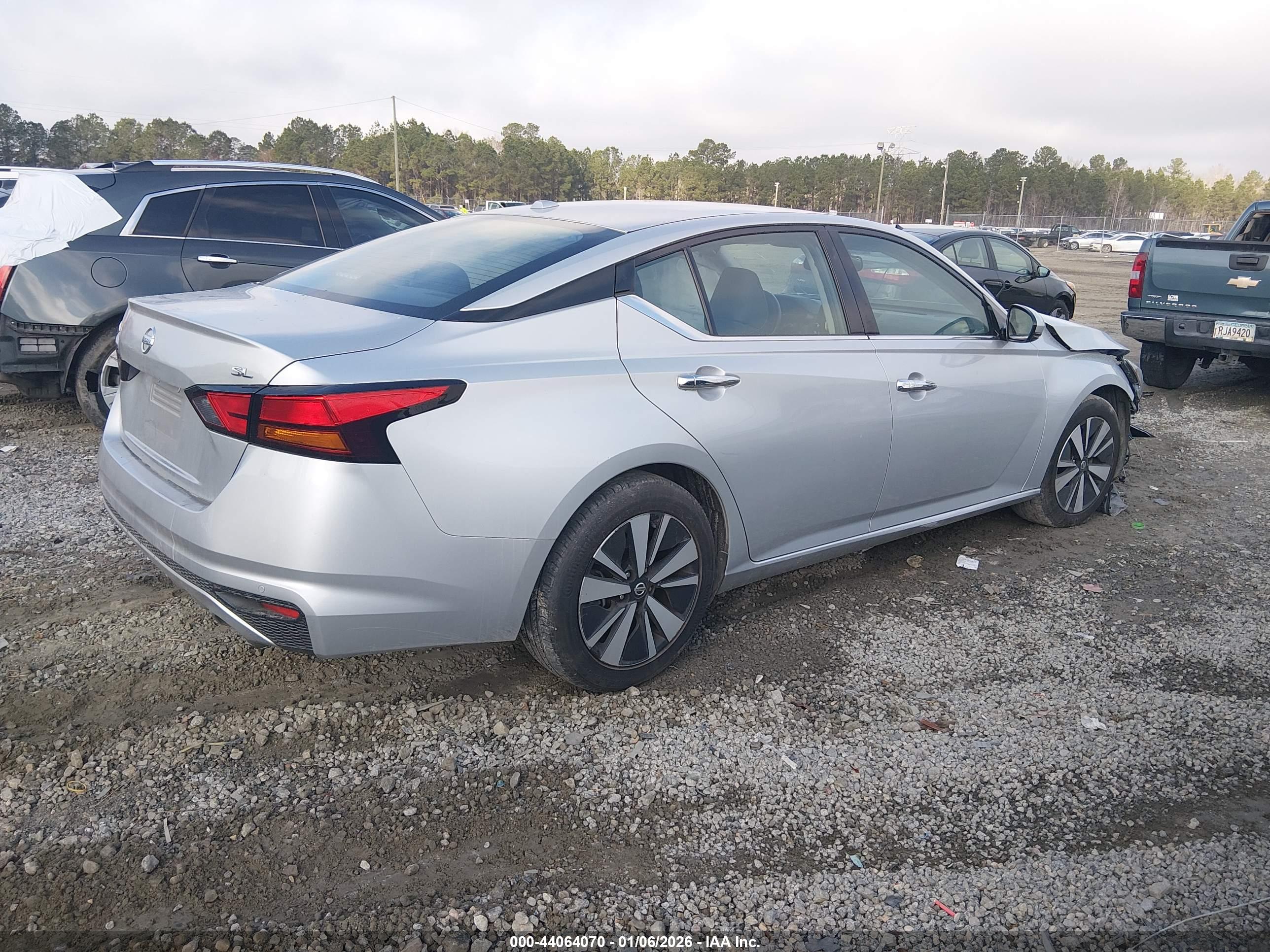 NISSAN ALTIMA image 4