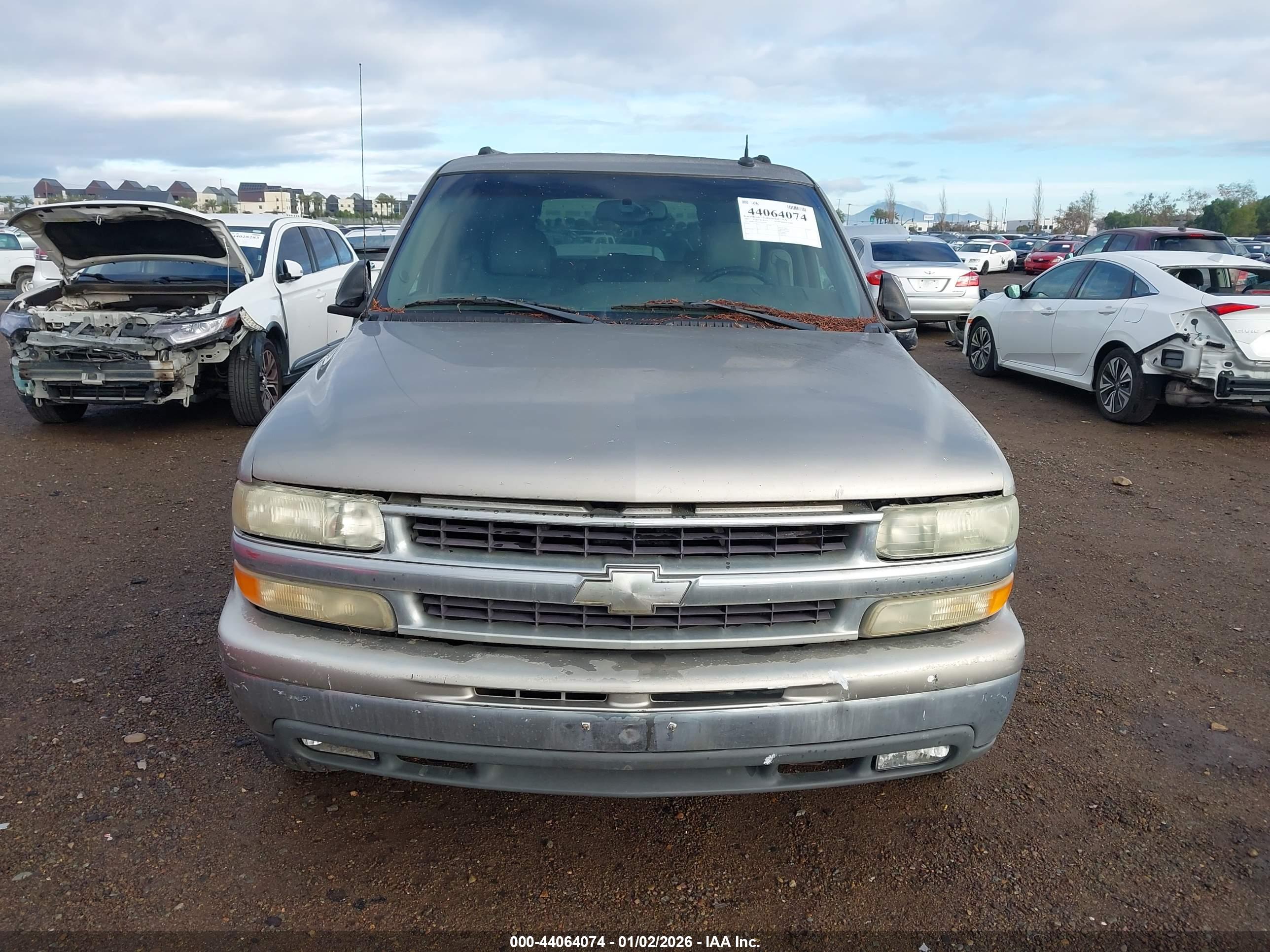 CHEVROLET SUBURBAN image 6