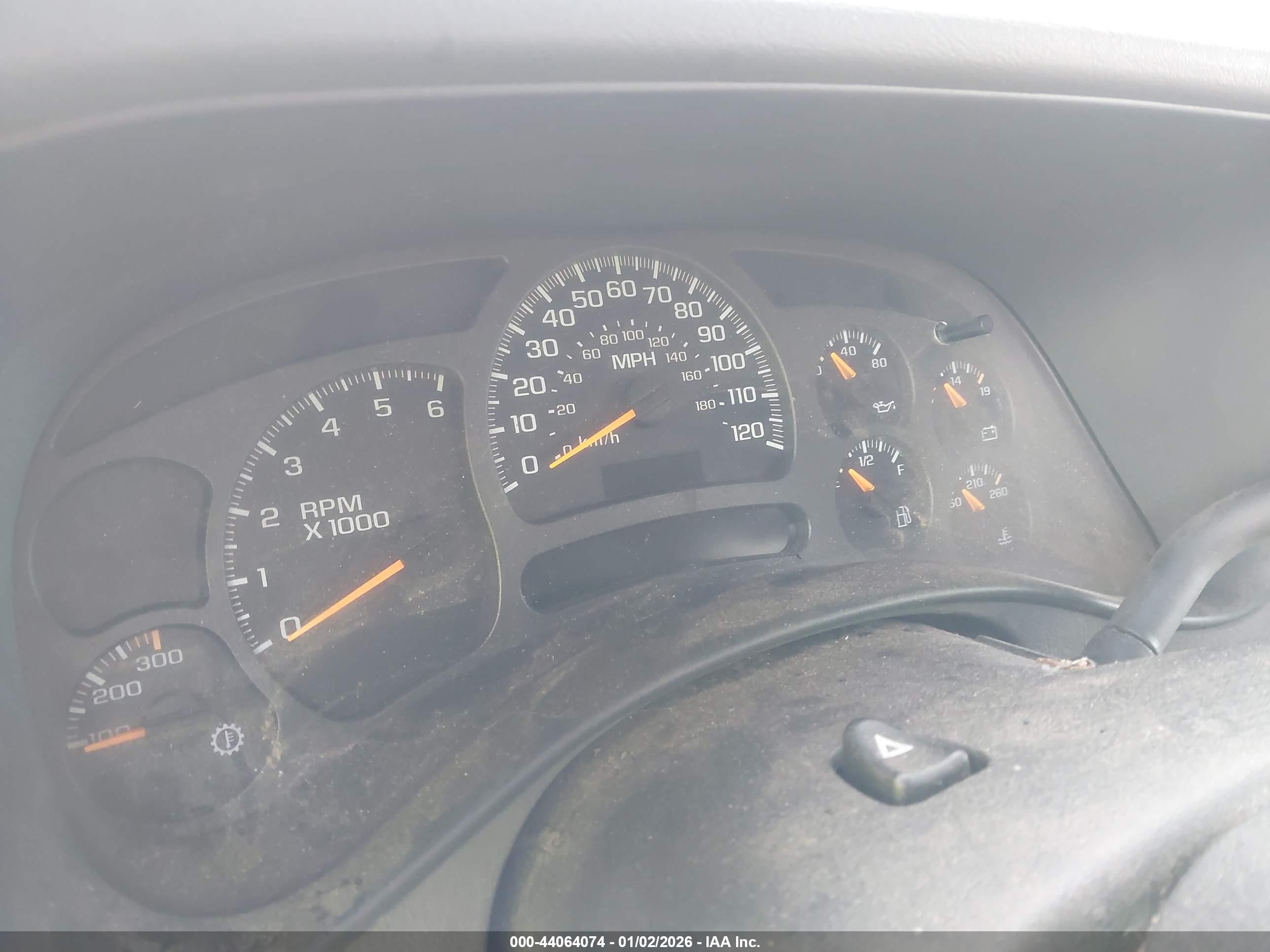 CHEVROLET SUBURBAN image 7