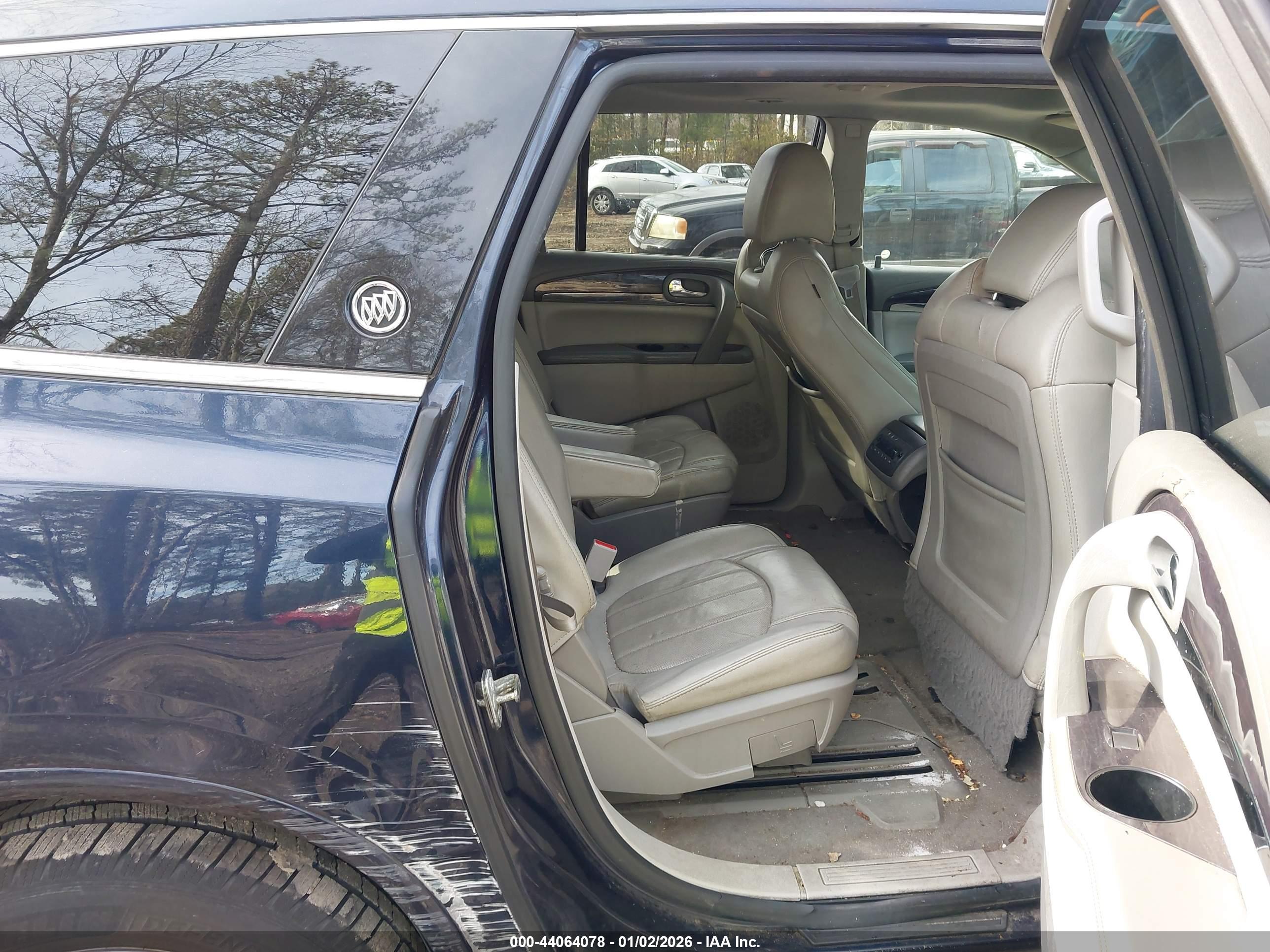 BUICK ENCLAVE image 8