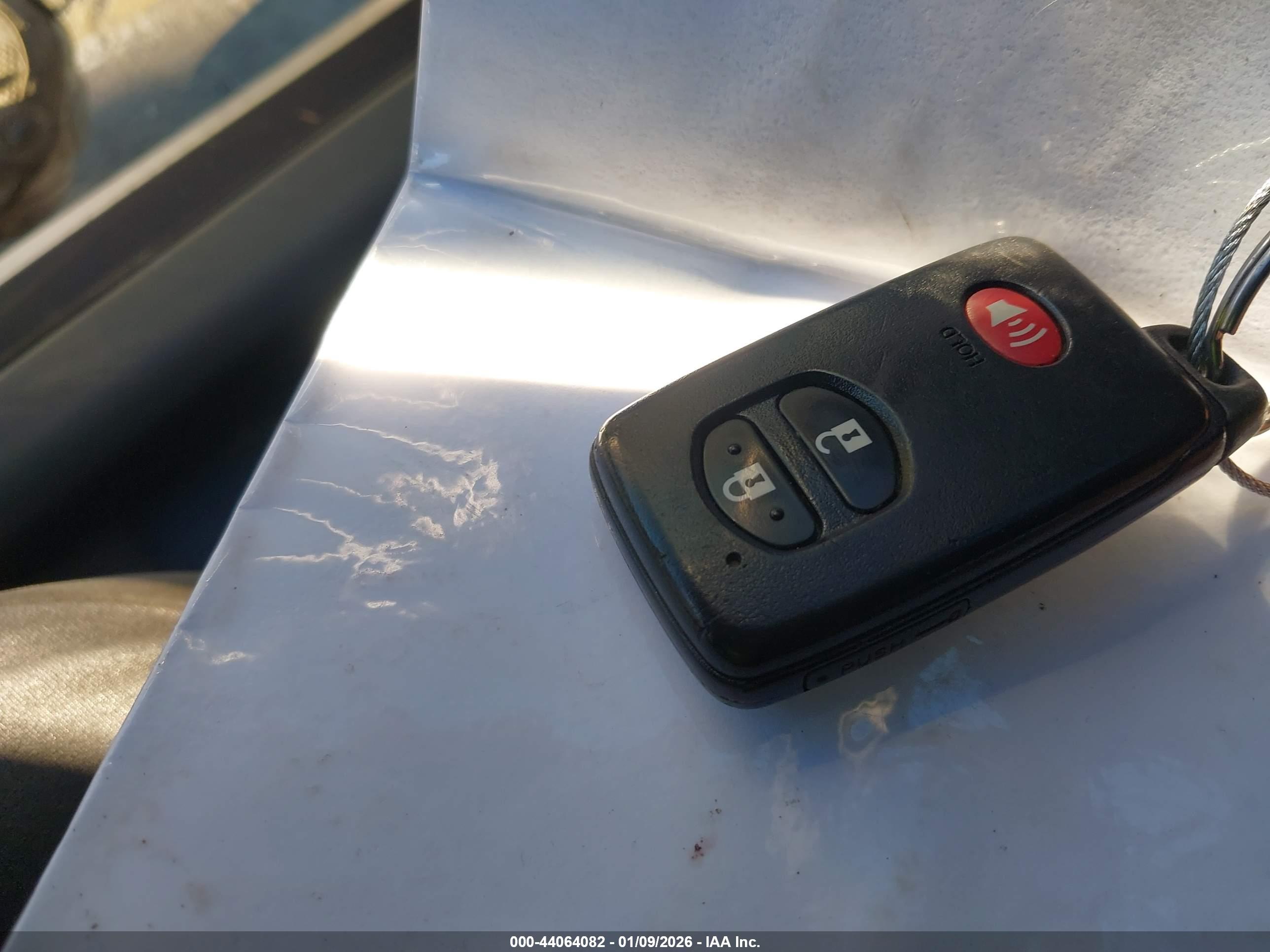 TOYOTA PRIUS image 11