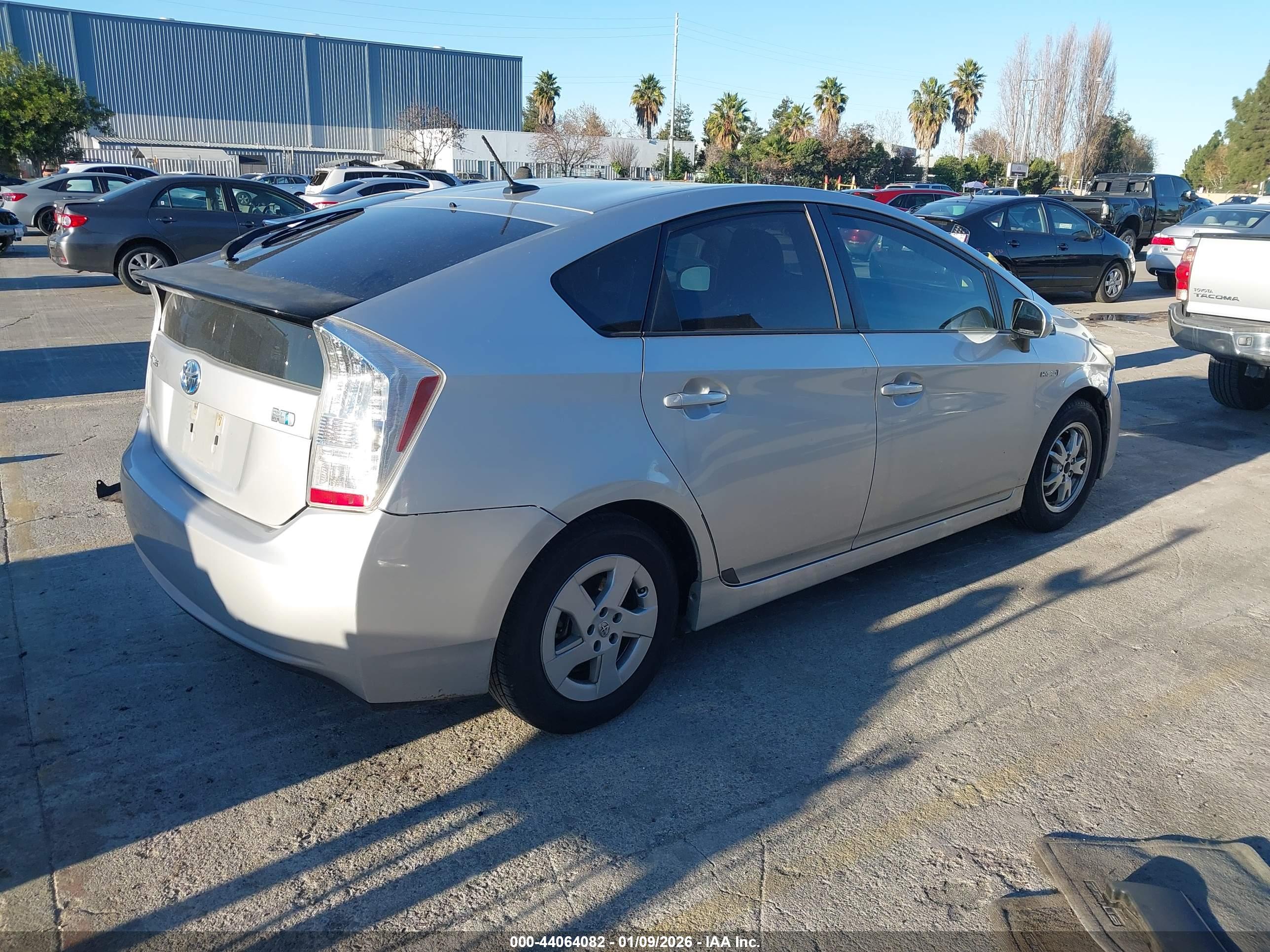TOYOTA PRIUS image 4