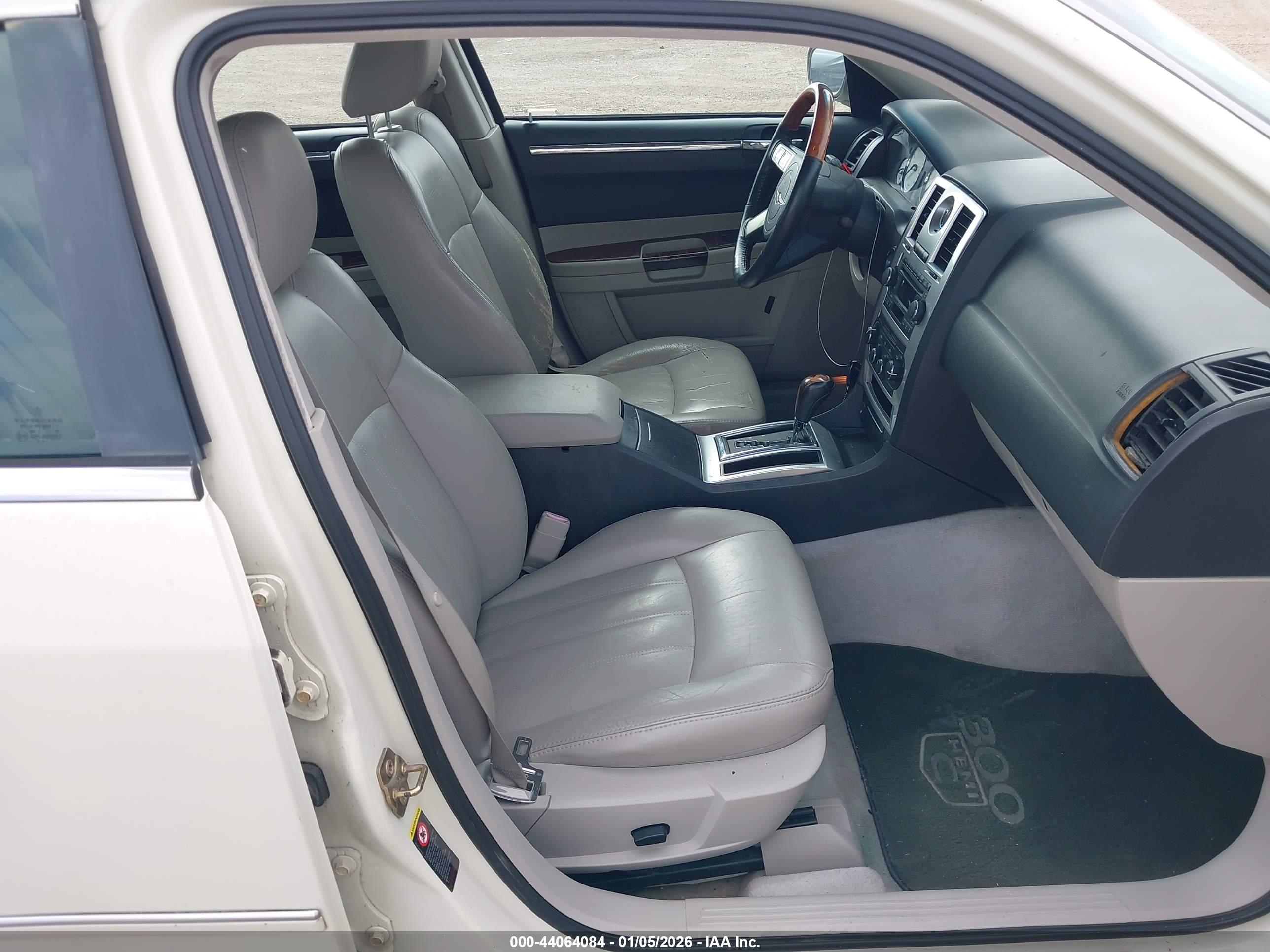 CHRYSLER 300C image 5