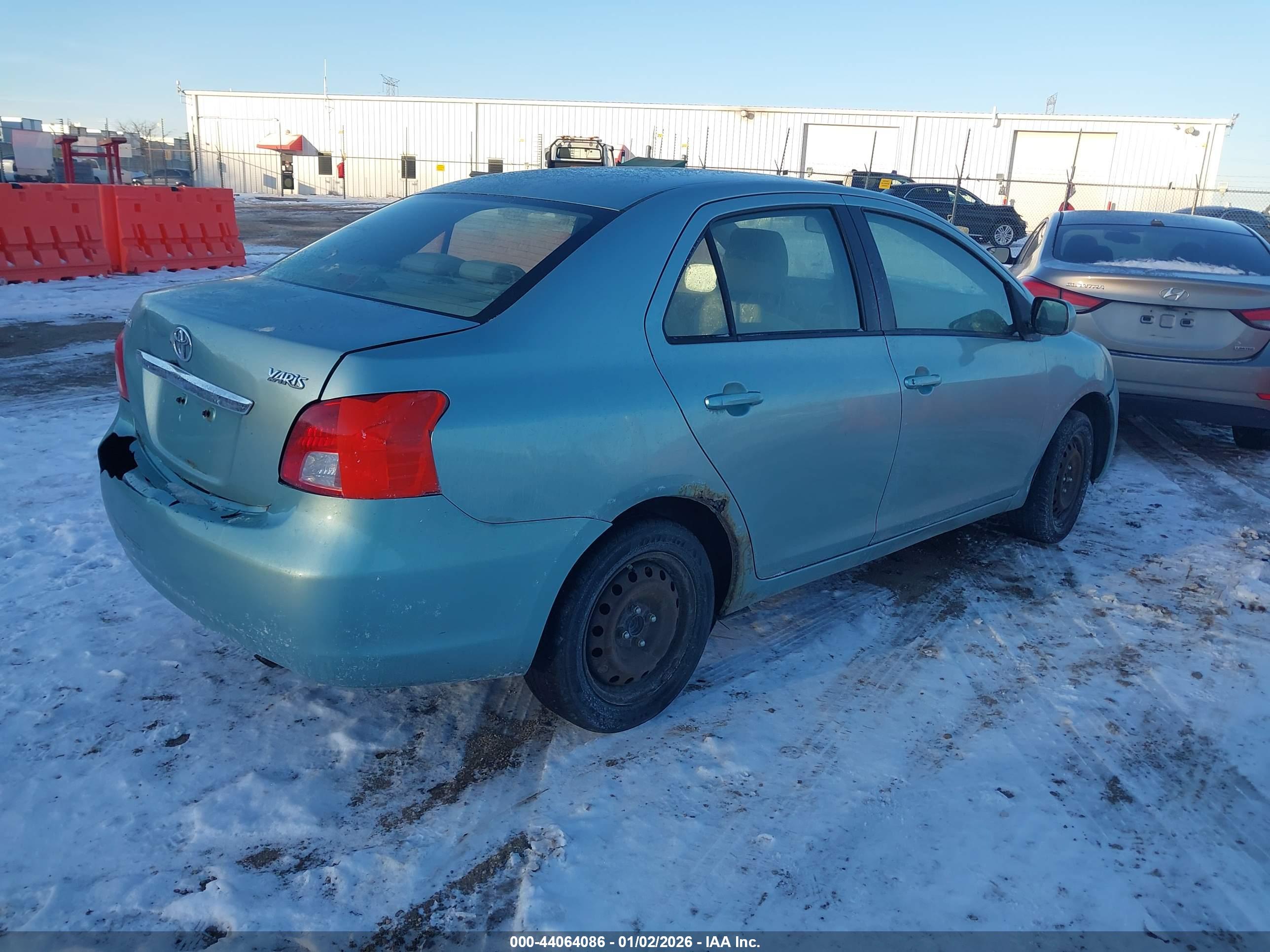 TOYOTA YARIS image 4