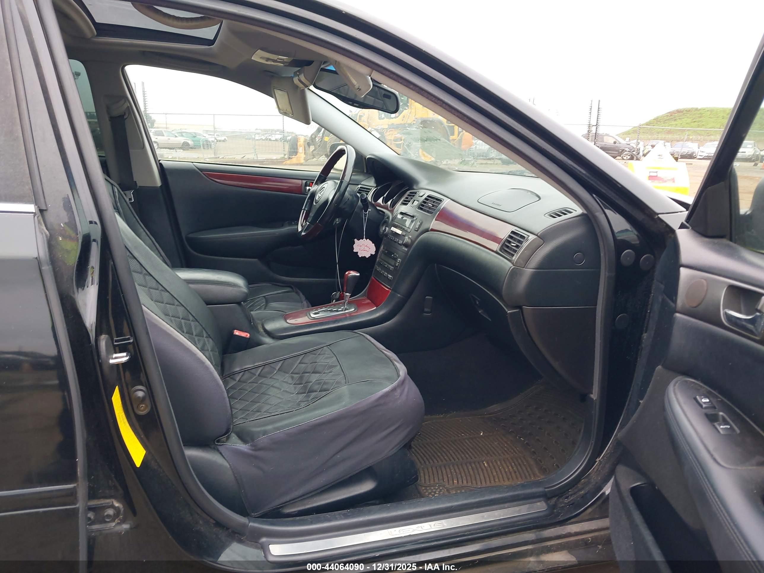 LEXUS ES image 5
