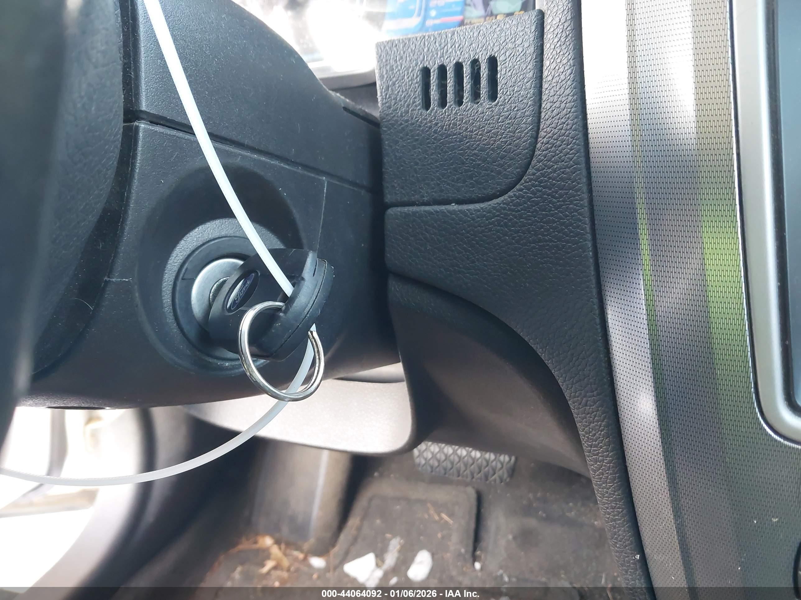 FORD FUSION image 11