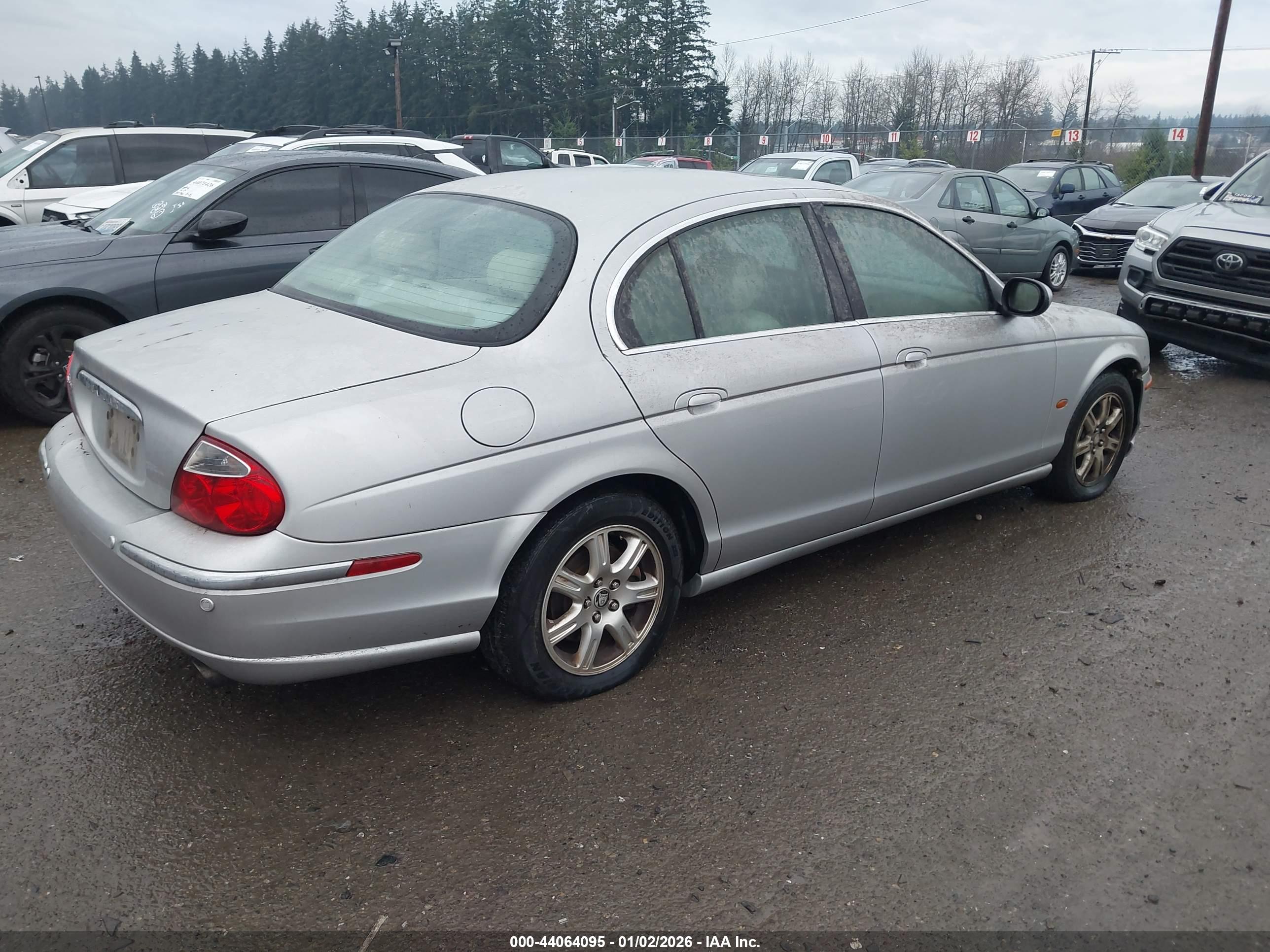 JAGUAR S-TYPE image 4