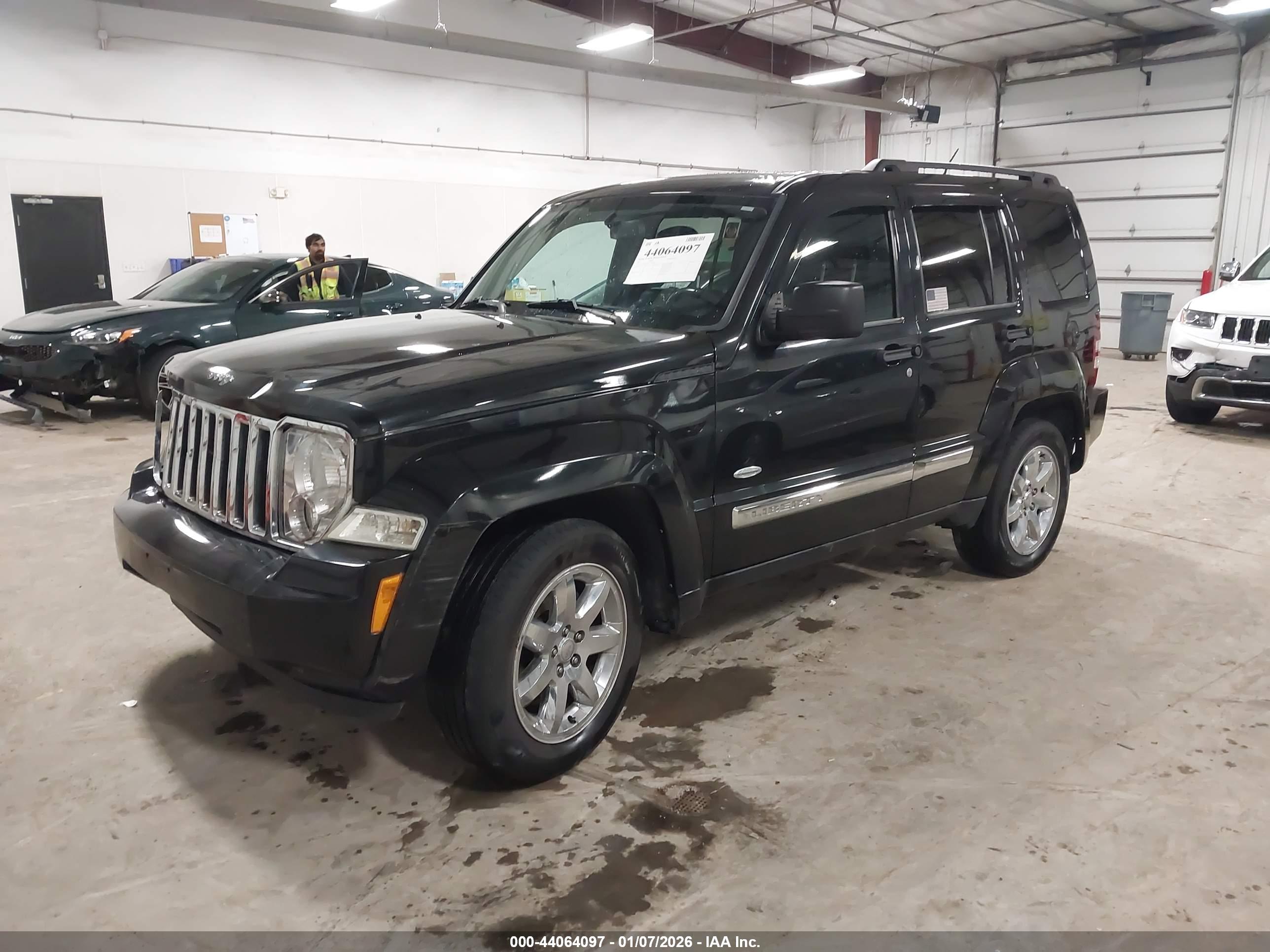 JEEP LIBERTY image 2