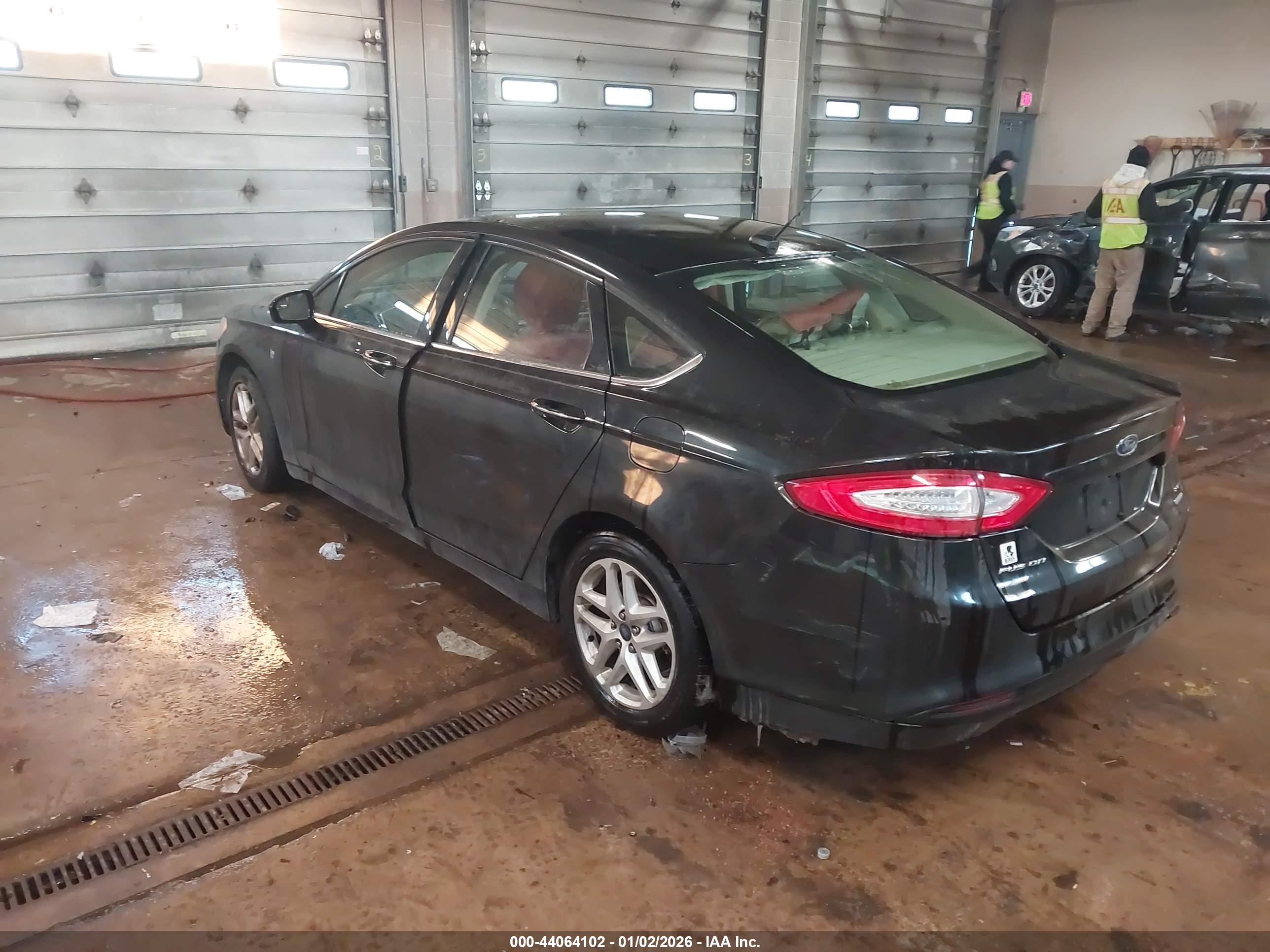 FORD FUSION image 3