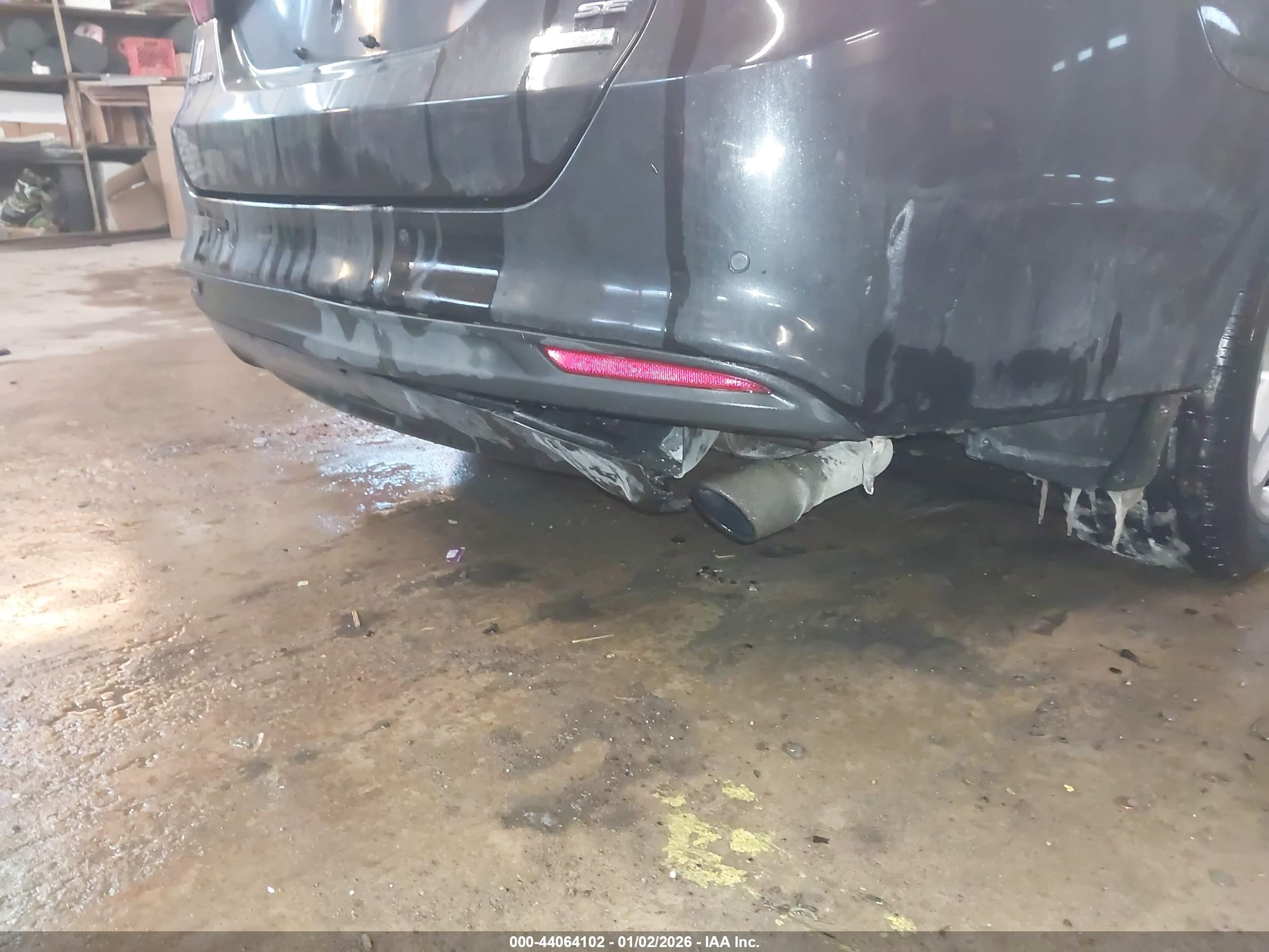 FORD FUSION image 6