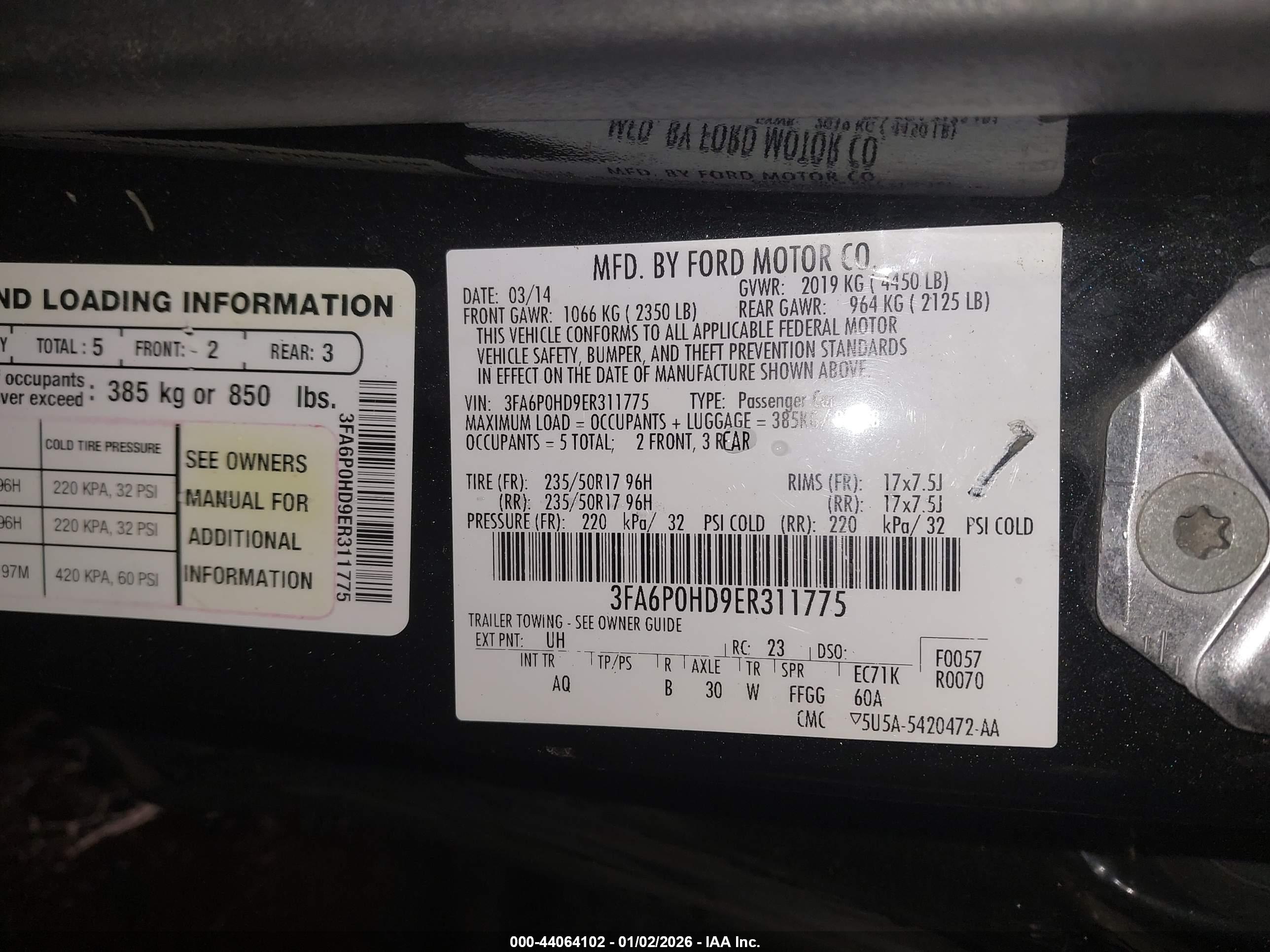 FORD FUSION image 9