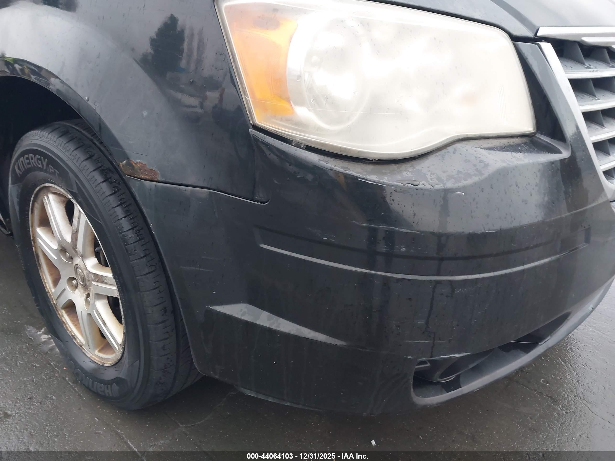 CHRYSLER TOWN image 6