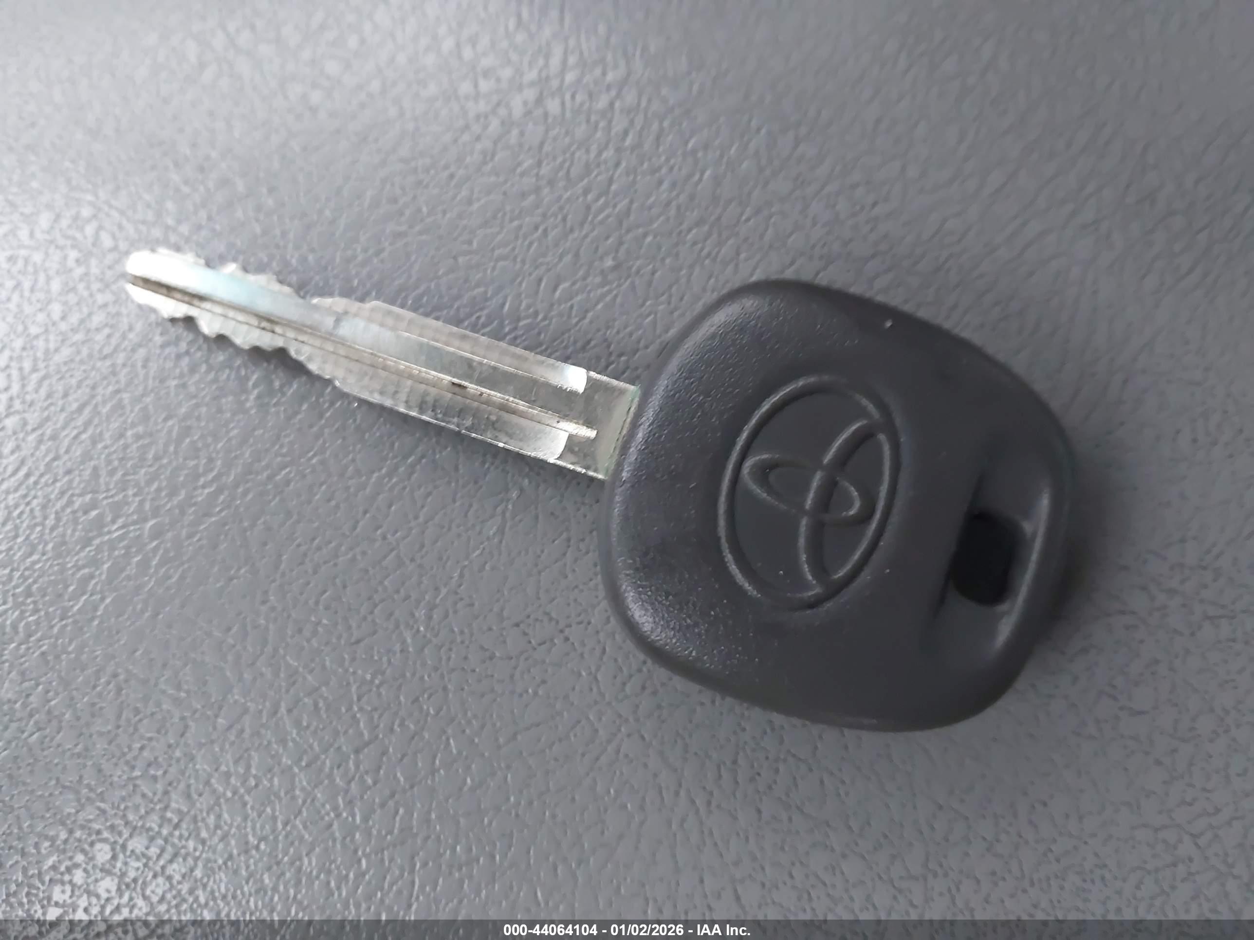 TOYOTA CAMRY image 11