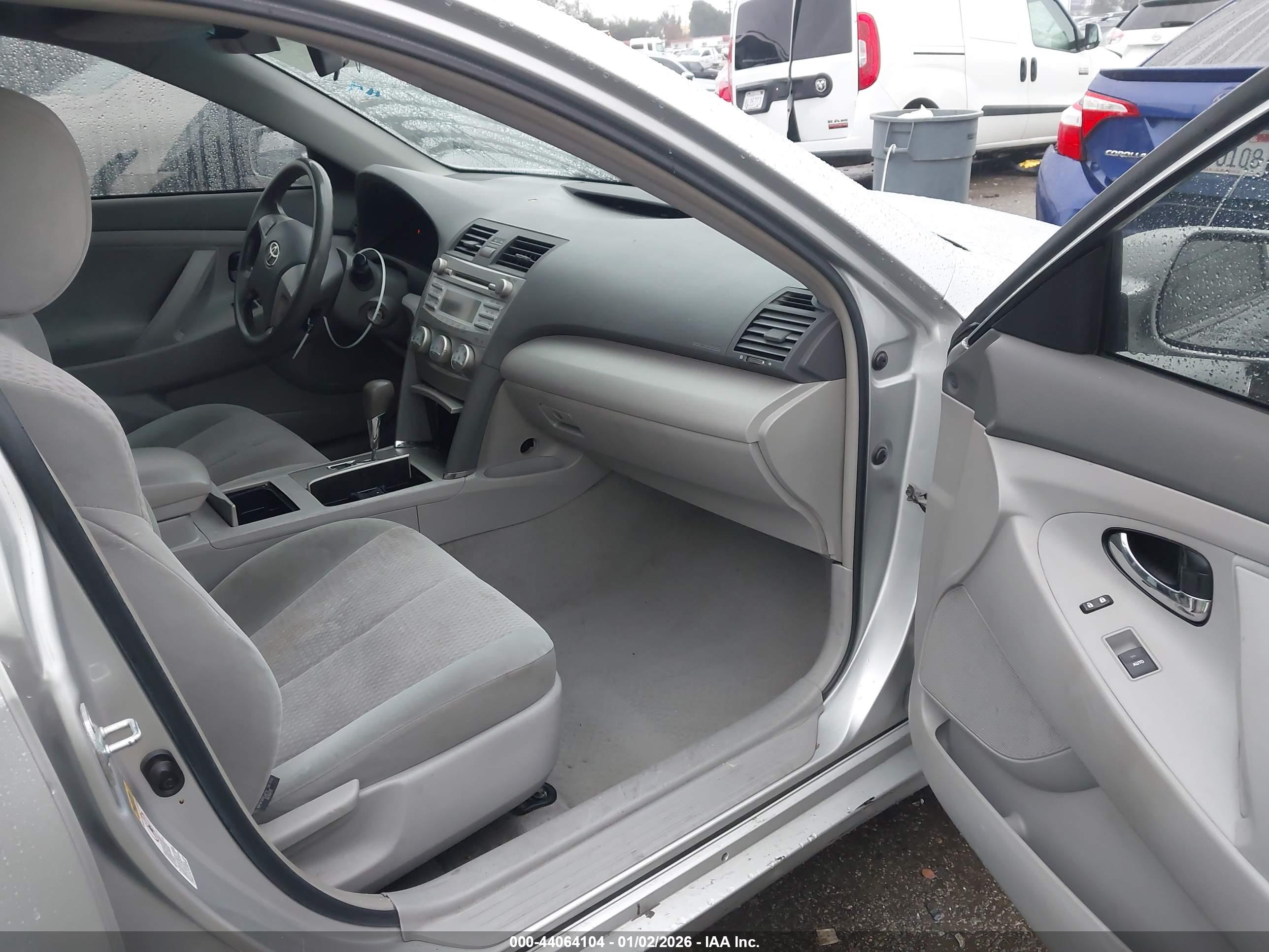 TOYOTA CAMRY image 5