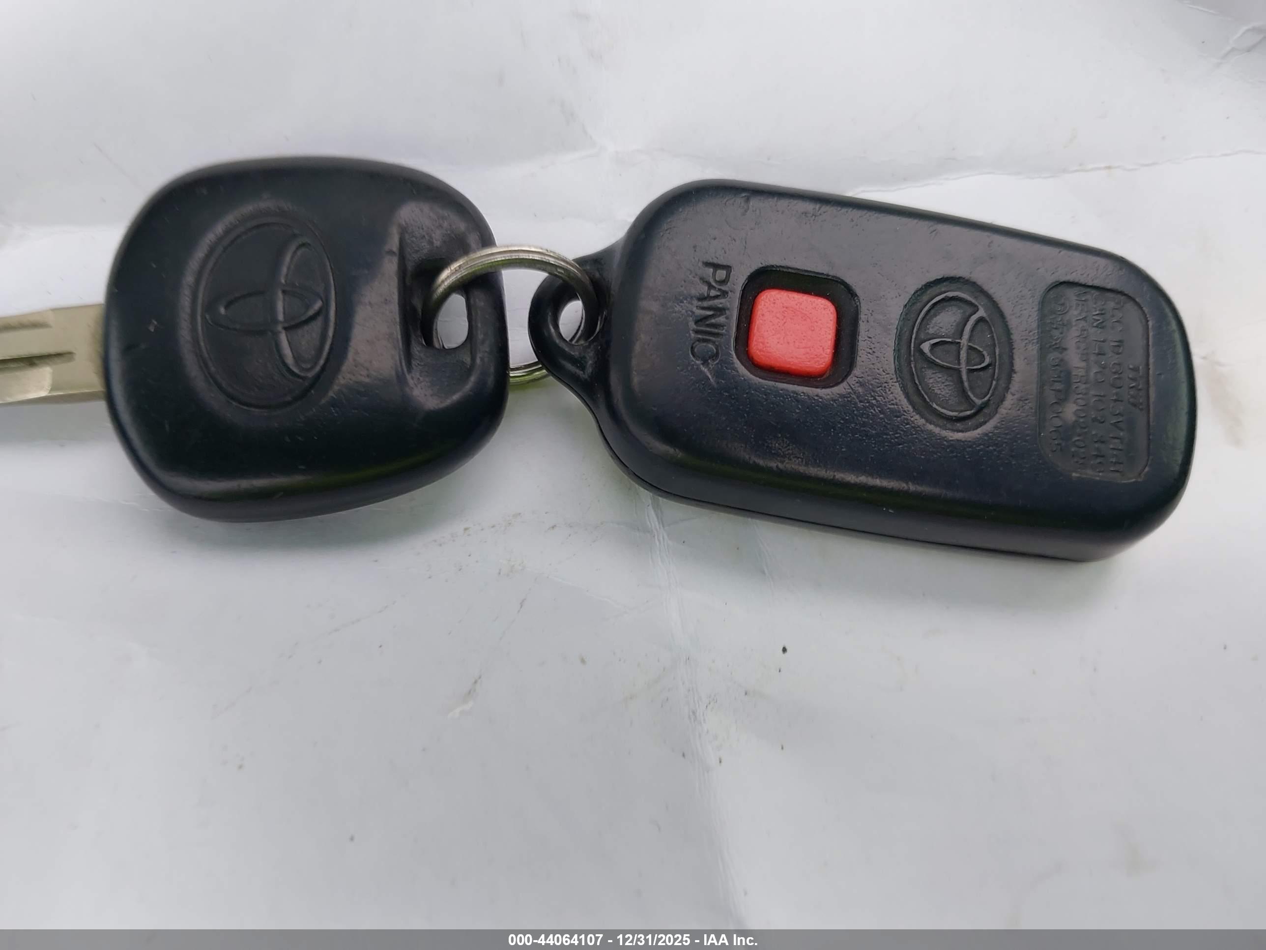 TOYOTA CAMRY image 11