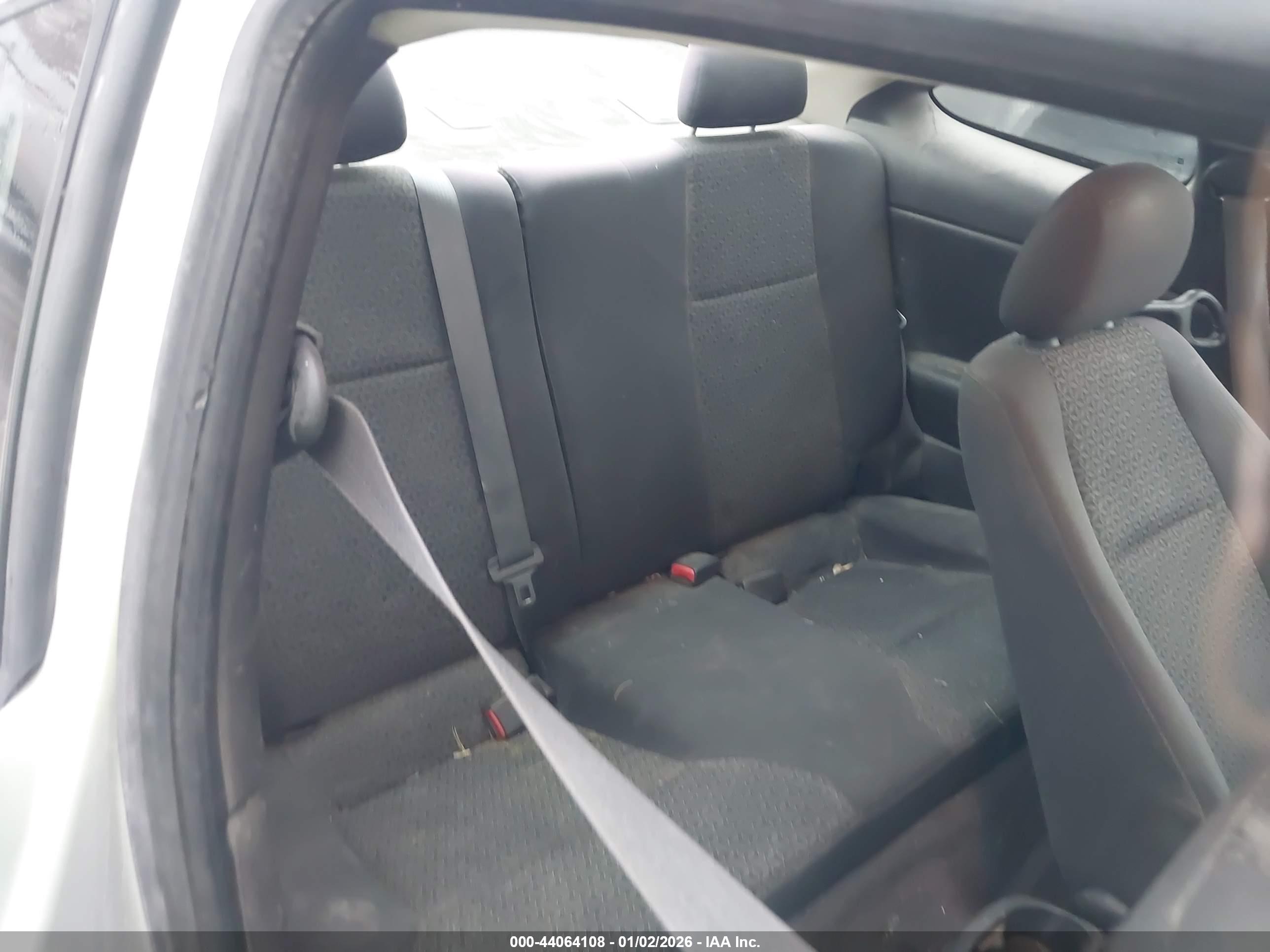 PONTIAC G5 image 8
