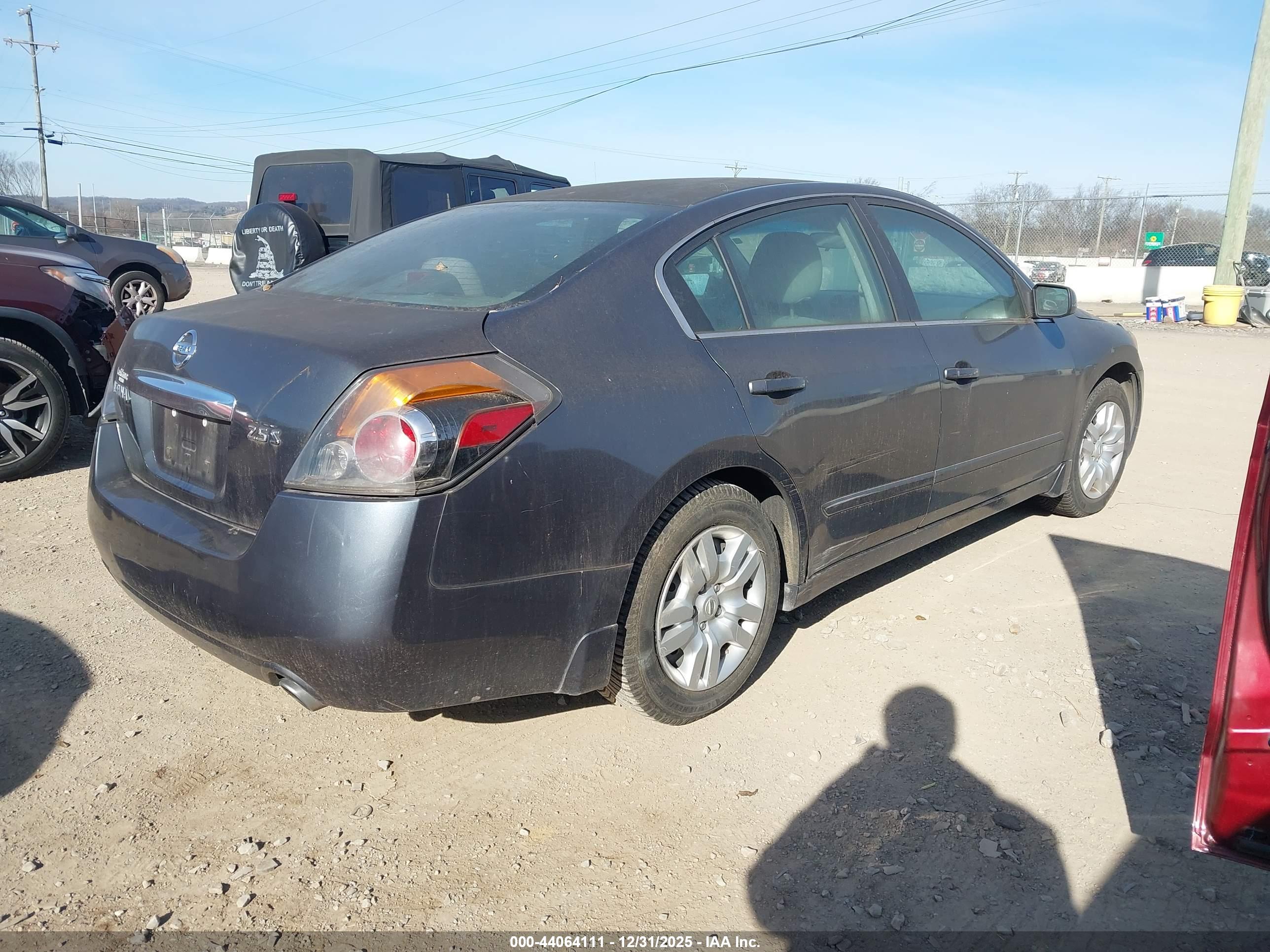 NISSAN ALTIMA image 4