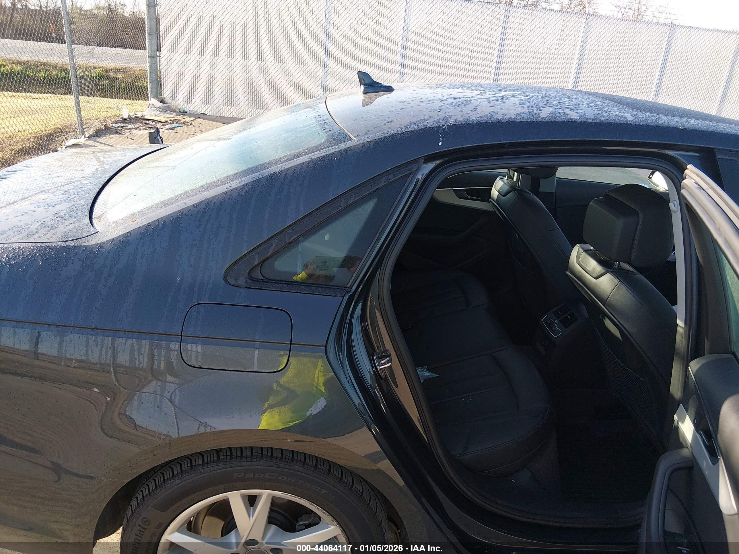 AUDI A4 image 8