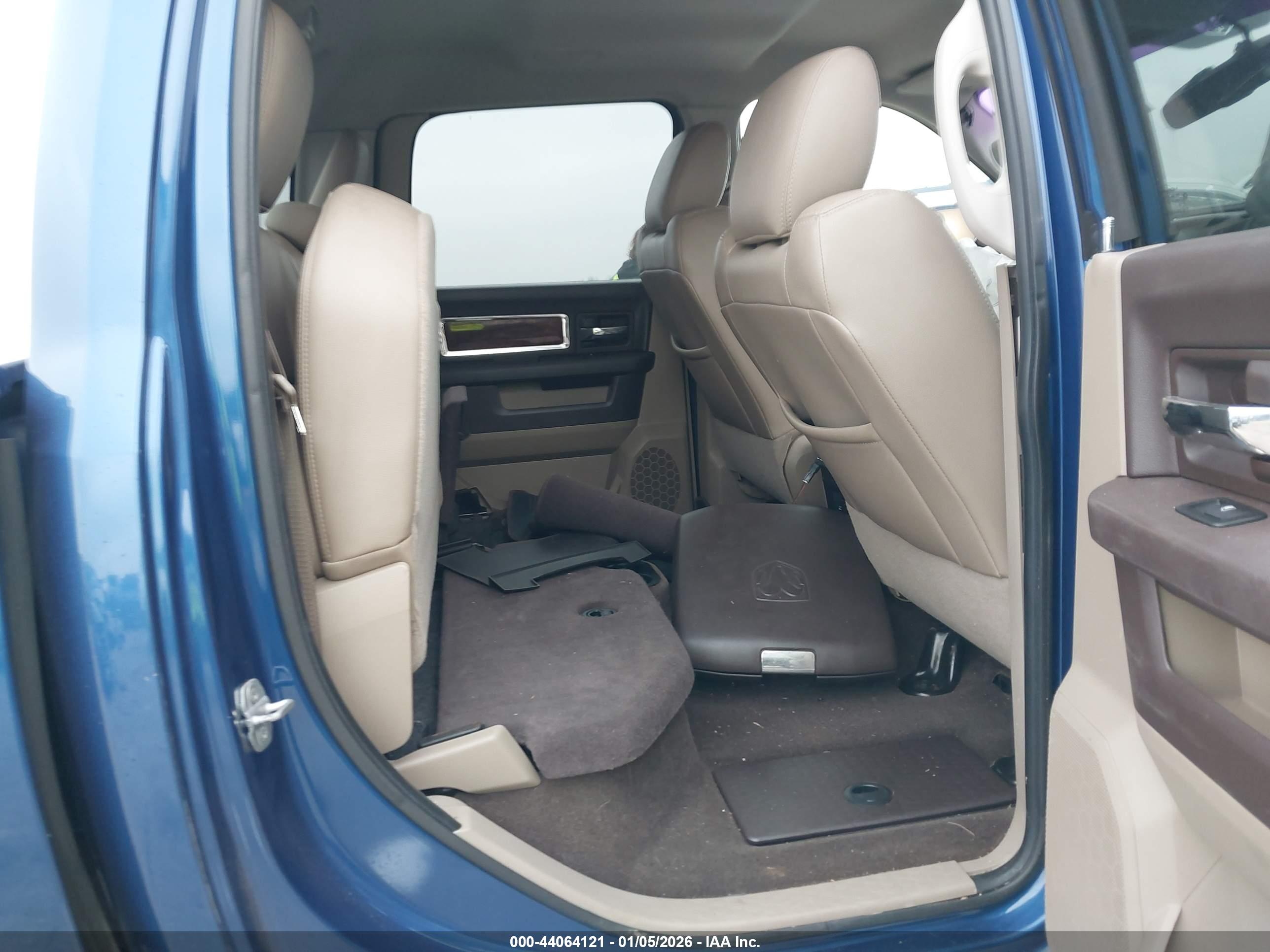 DODGE RAM image 8