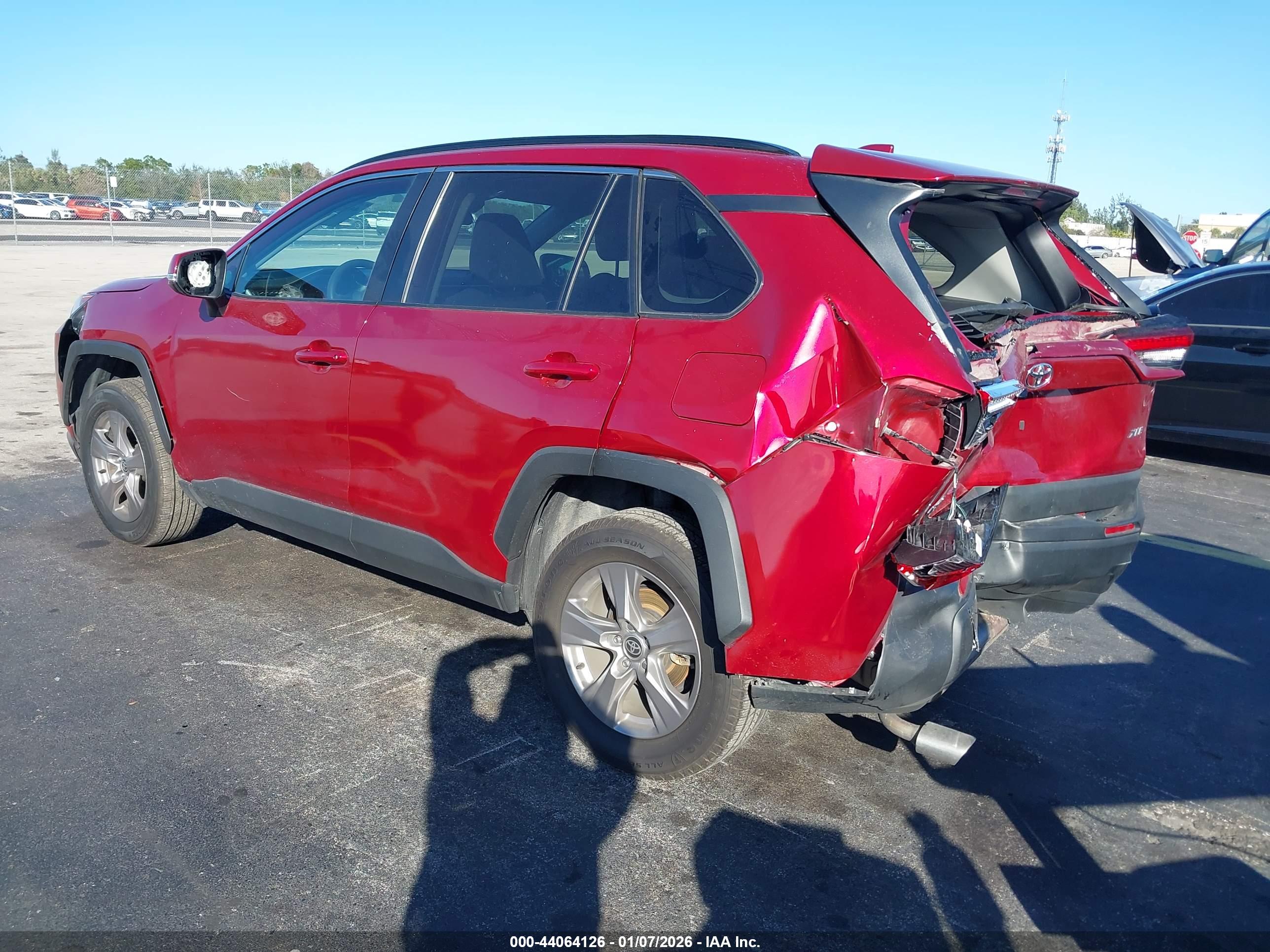 TOYOTA RAV4 image 3