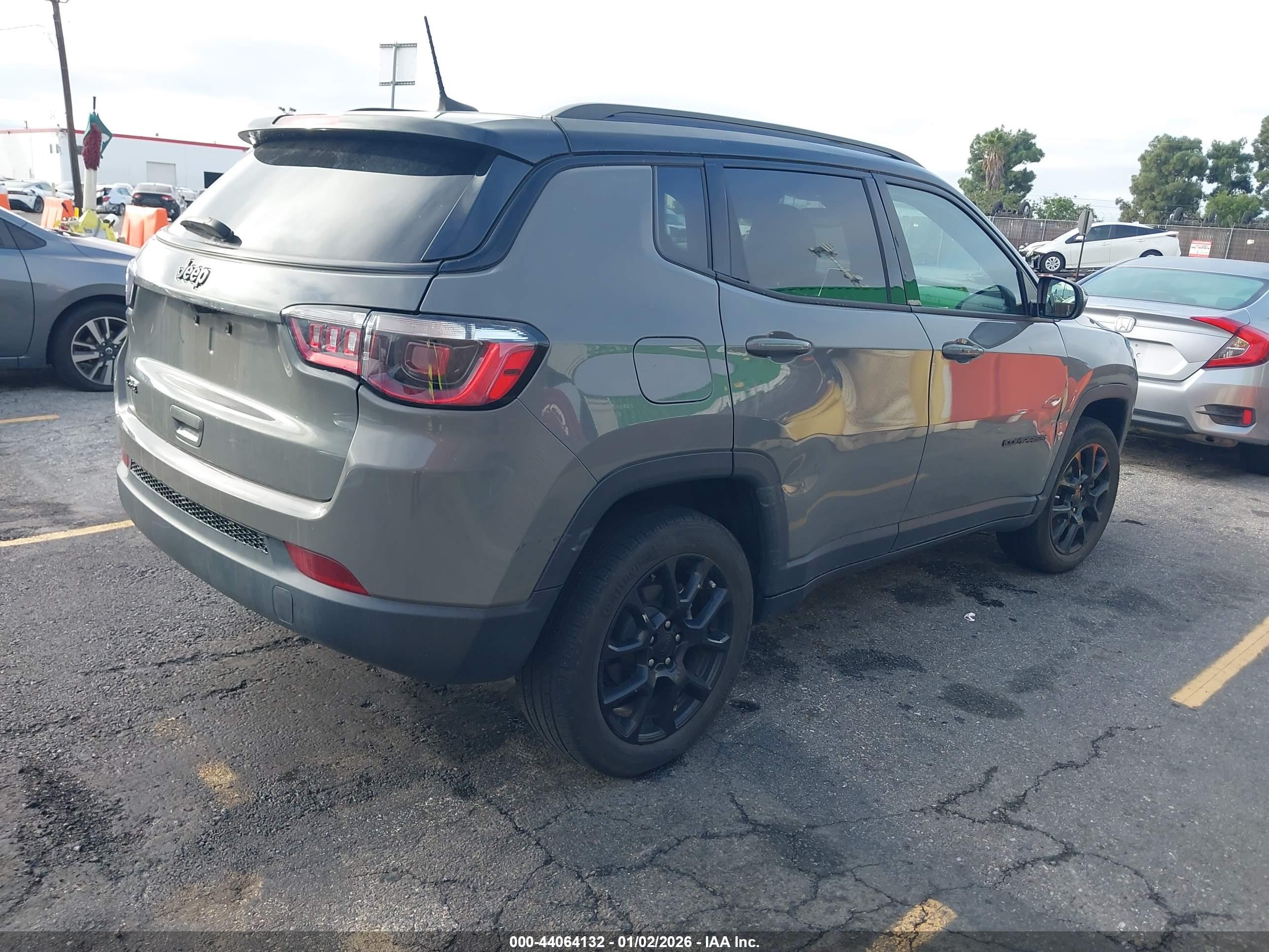 JEEP COMPASS image 4