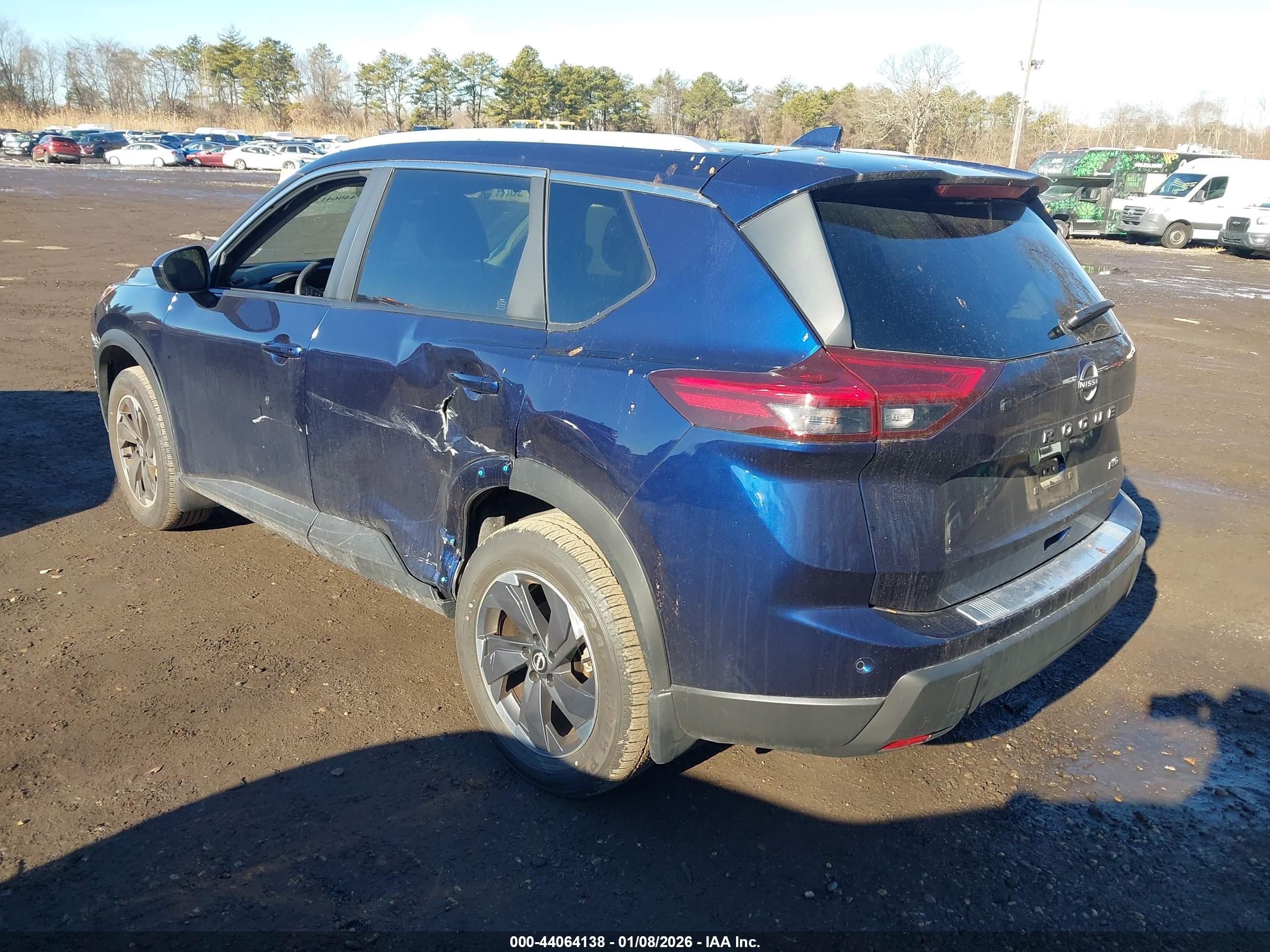 NISSAN ROGUE image 3
