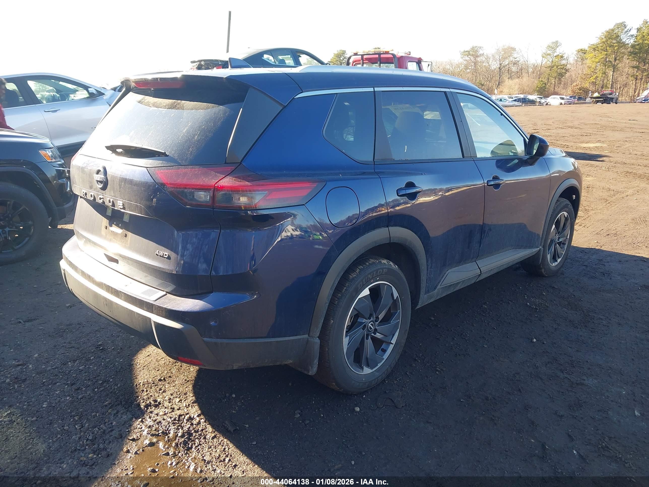 NISSAN ROGUE image 4