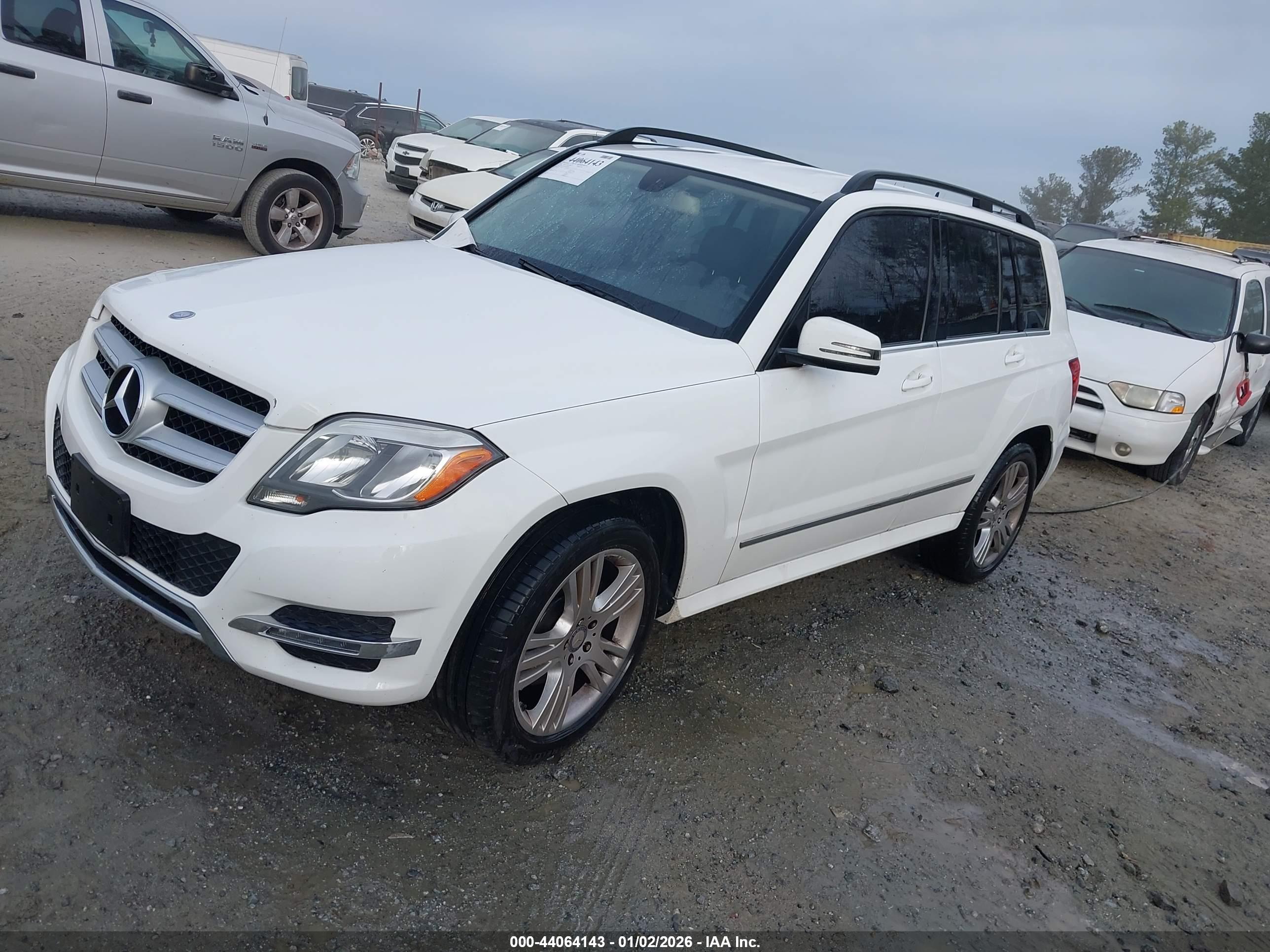 MERCEDES-BENZ GLK image 2